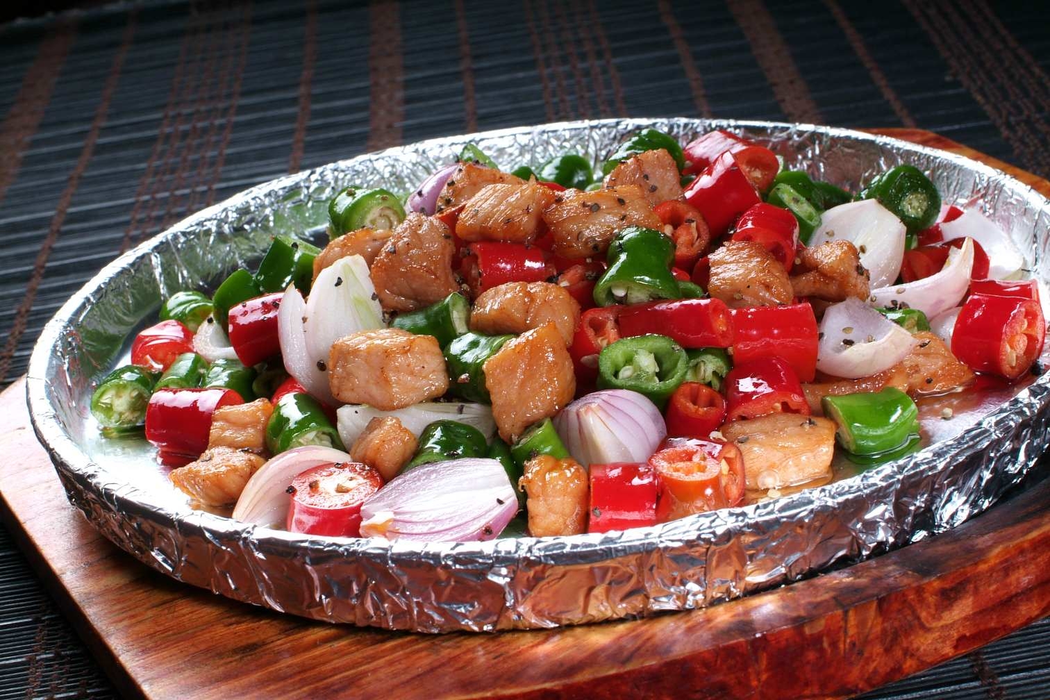 餐饮美食黑椒鹿丁高清图片