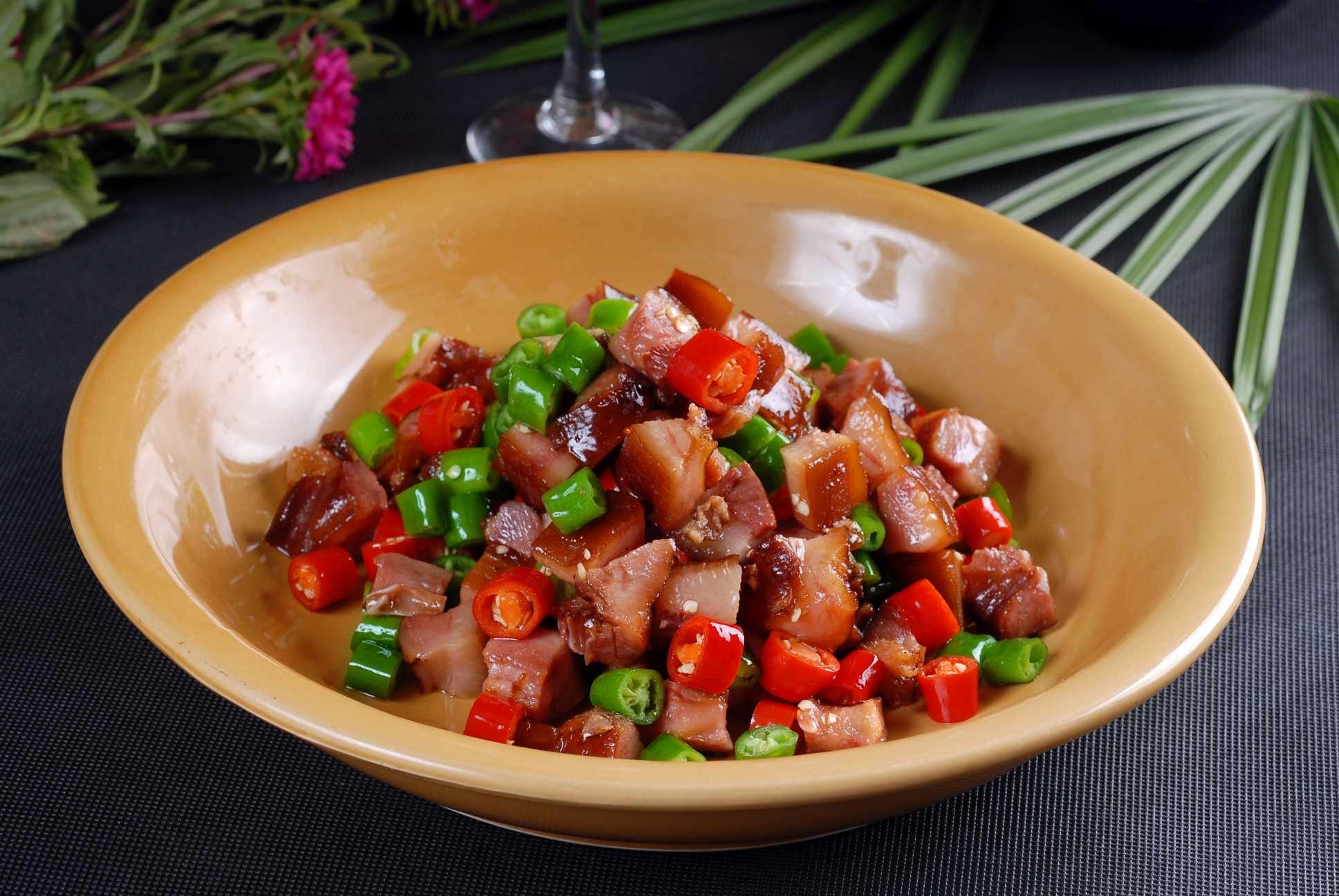 餐饮美食川菜风味藏香乳猪高清图片125