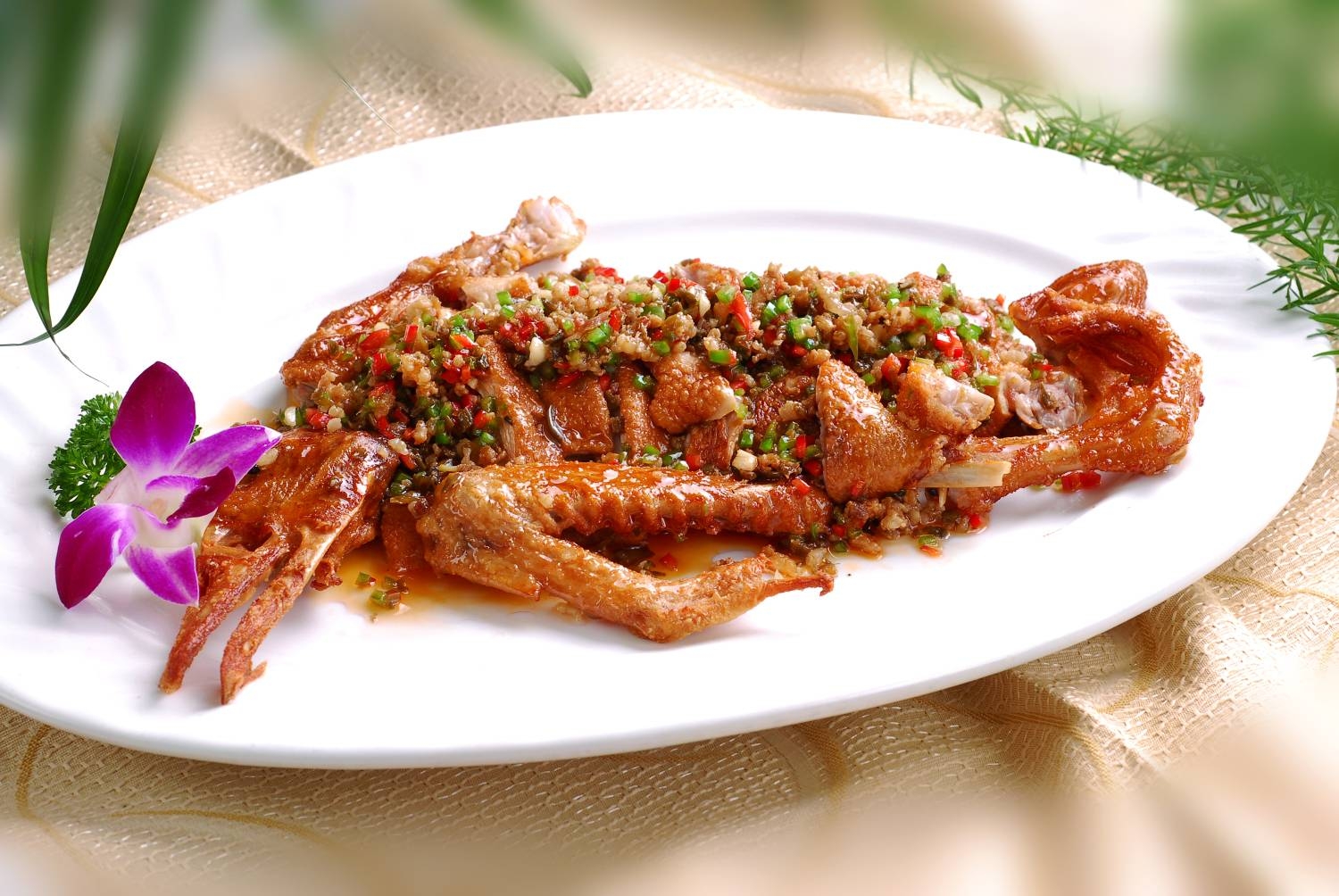 餐饮美食美极超香鸭高清图片