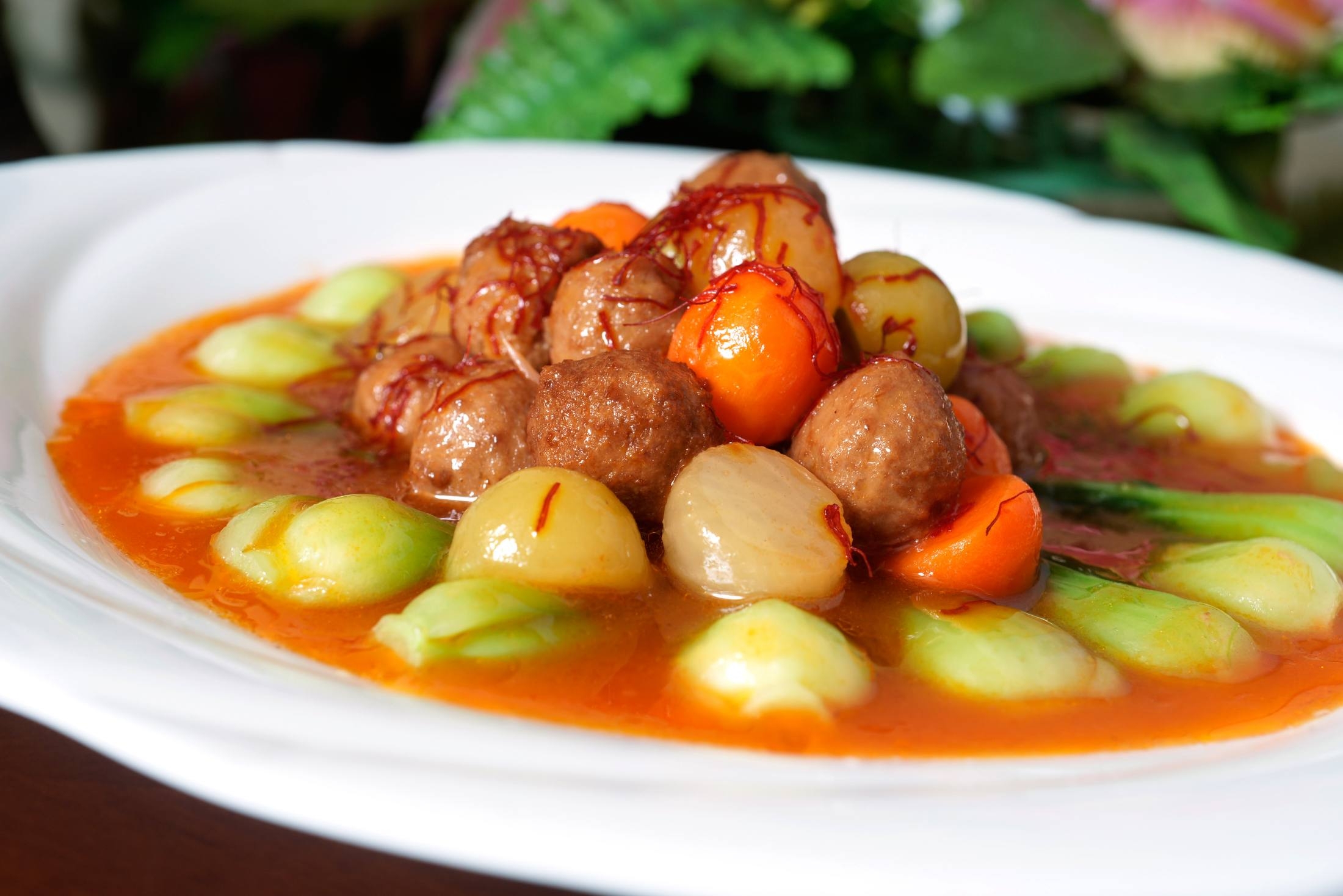 高清图片餐饮美食川菜特色热藏红花牛肉丸高清图片