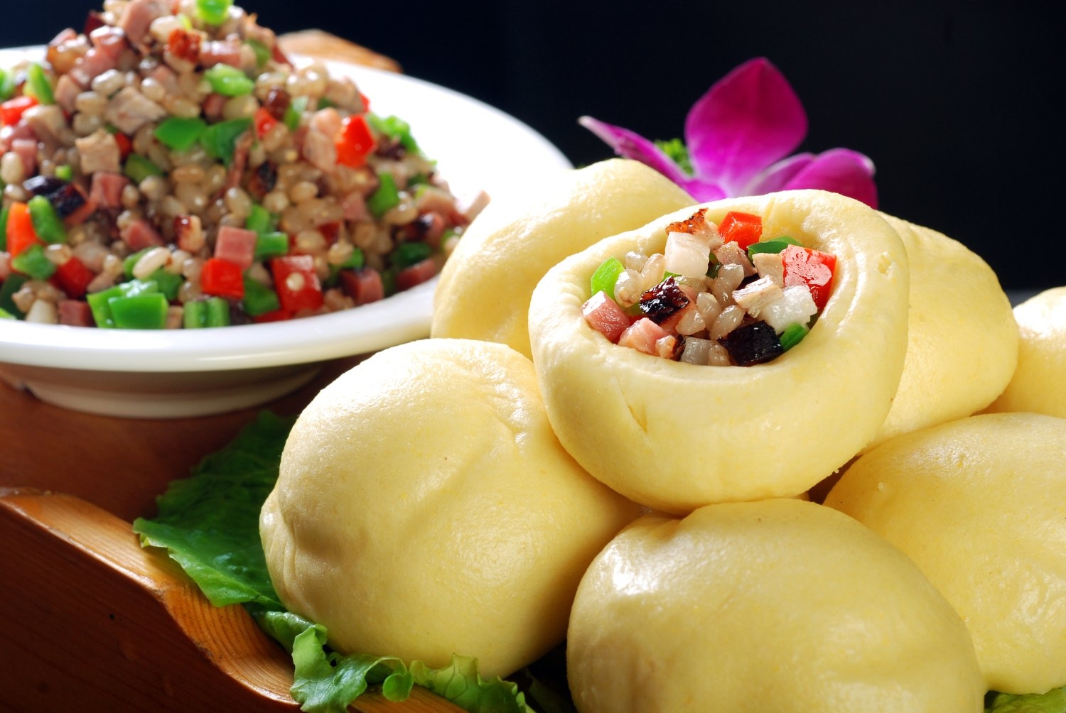 餐饮美食麦香杂粮包宣传图片灯箱