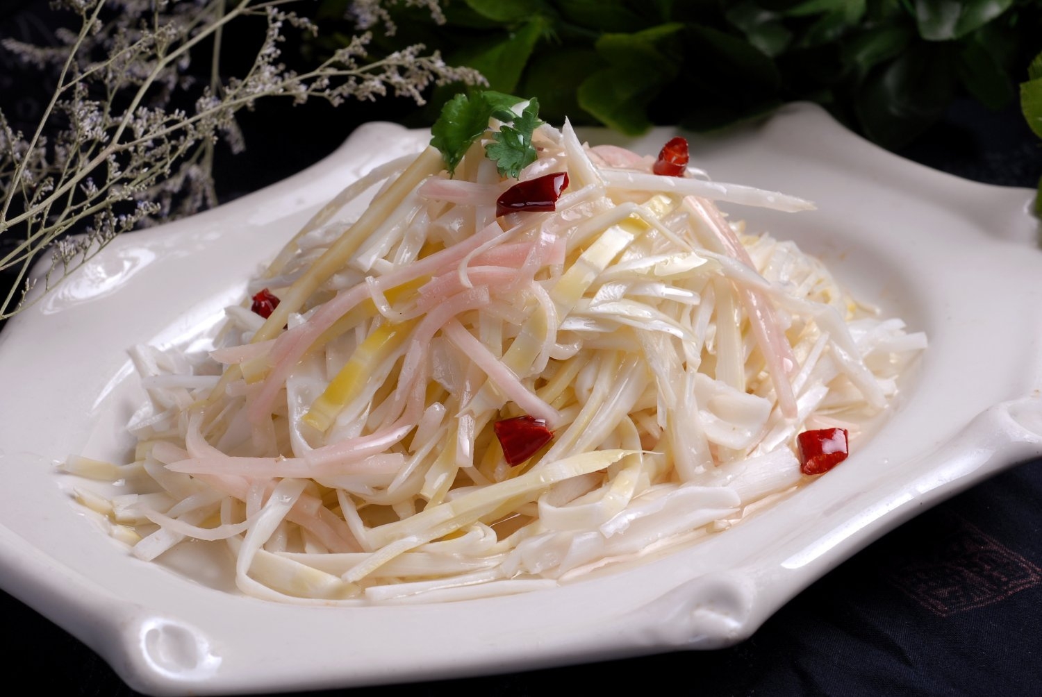 餐饮美食泡菜炒方竹笋高清图片