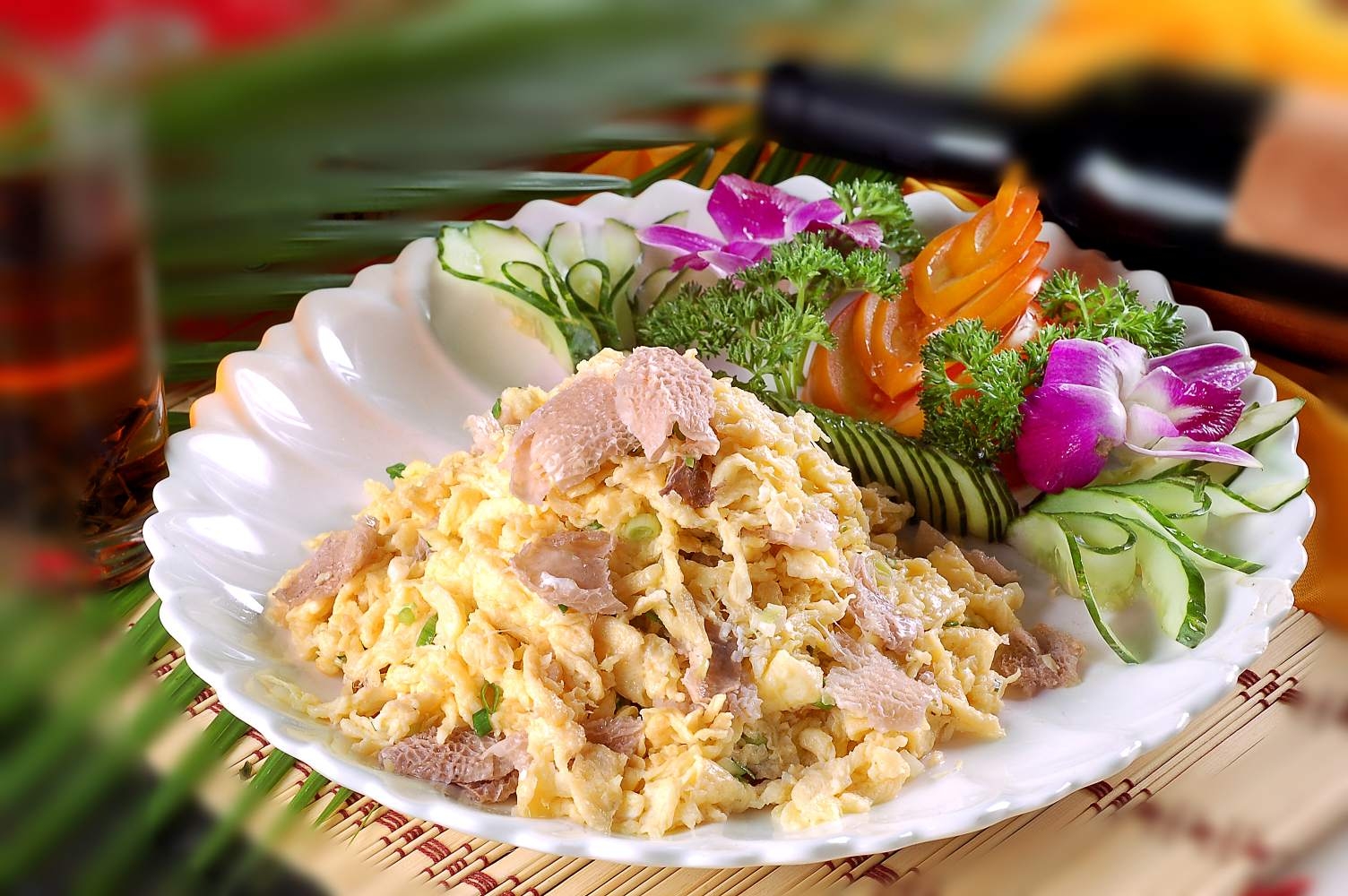 餐饮美食川菜山珍竹花炒土鸡蛋高清图片