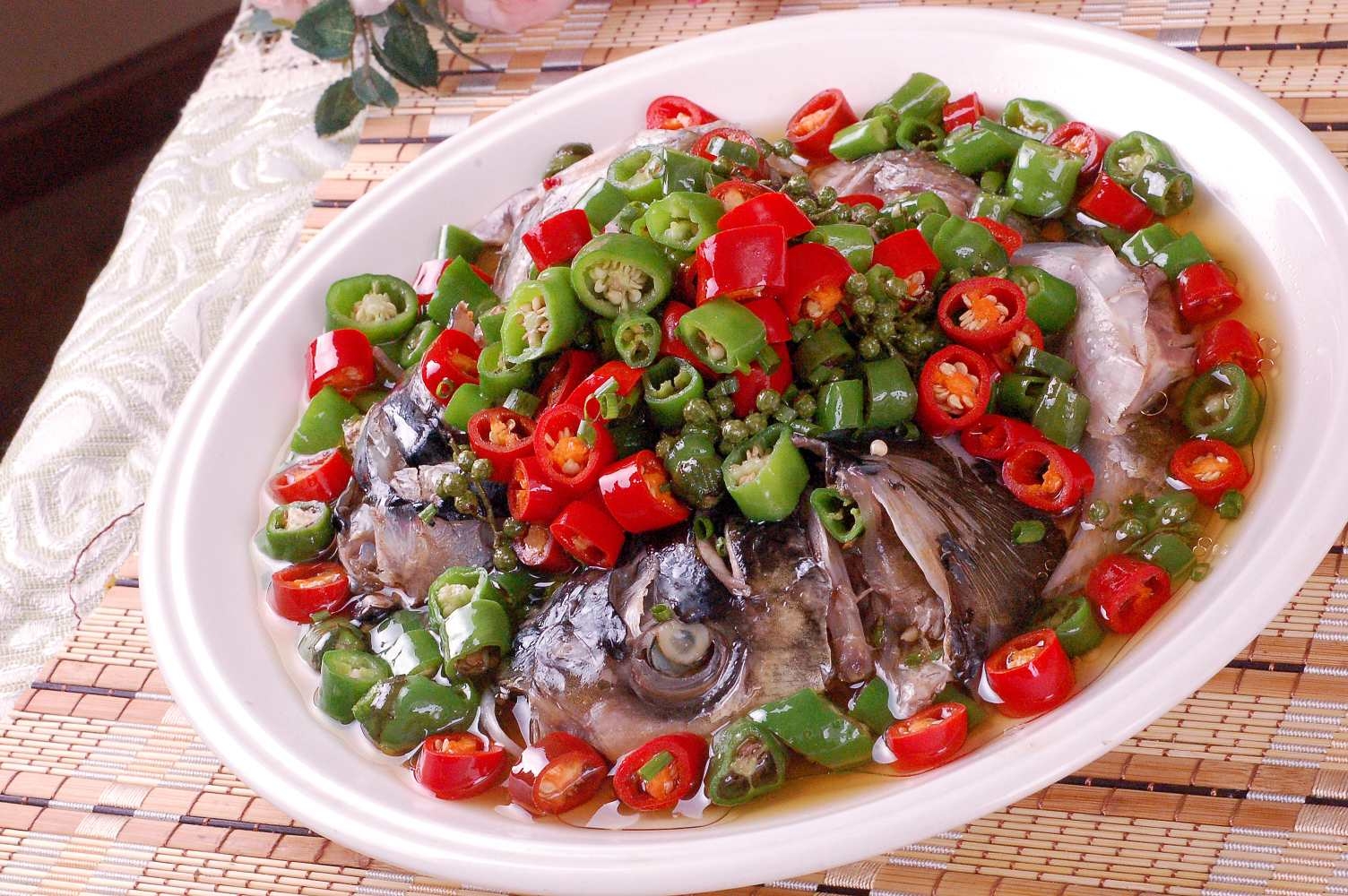 鲜椒鱼头高清图片