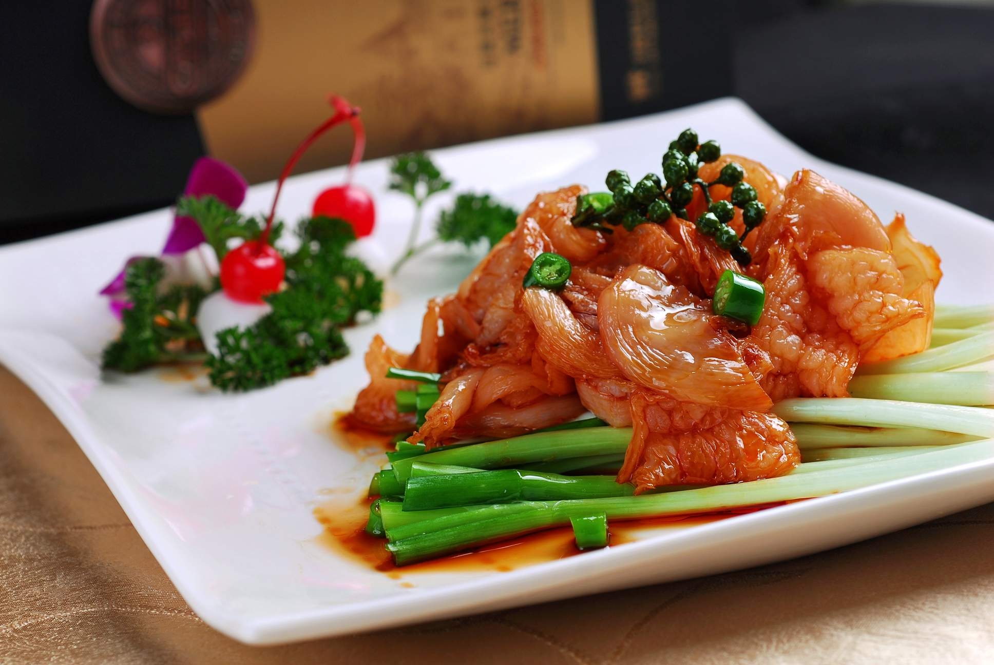 餐饮美食时尚川菜水晶鳄鱼肠高清图片