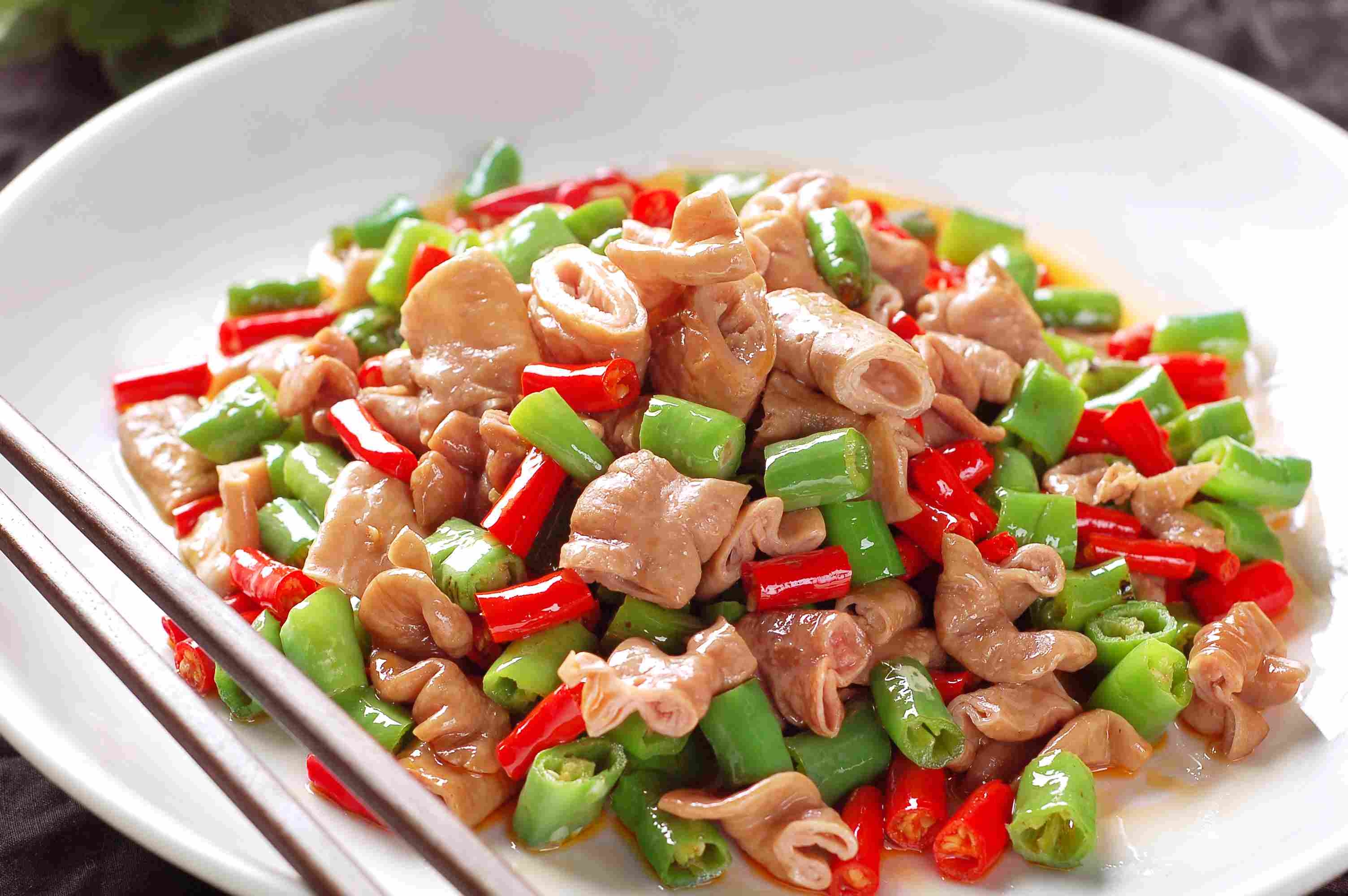 热尖椒肥肠高清图片