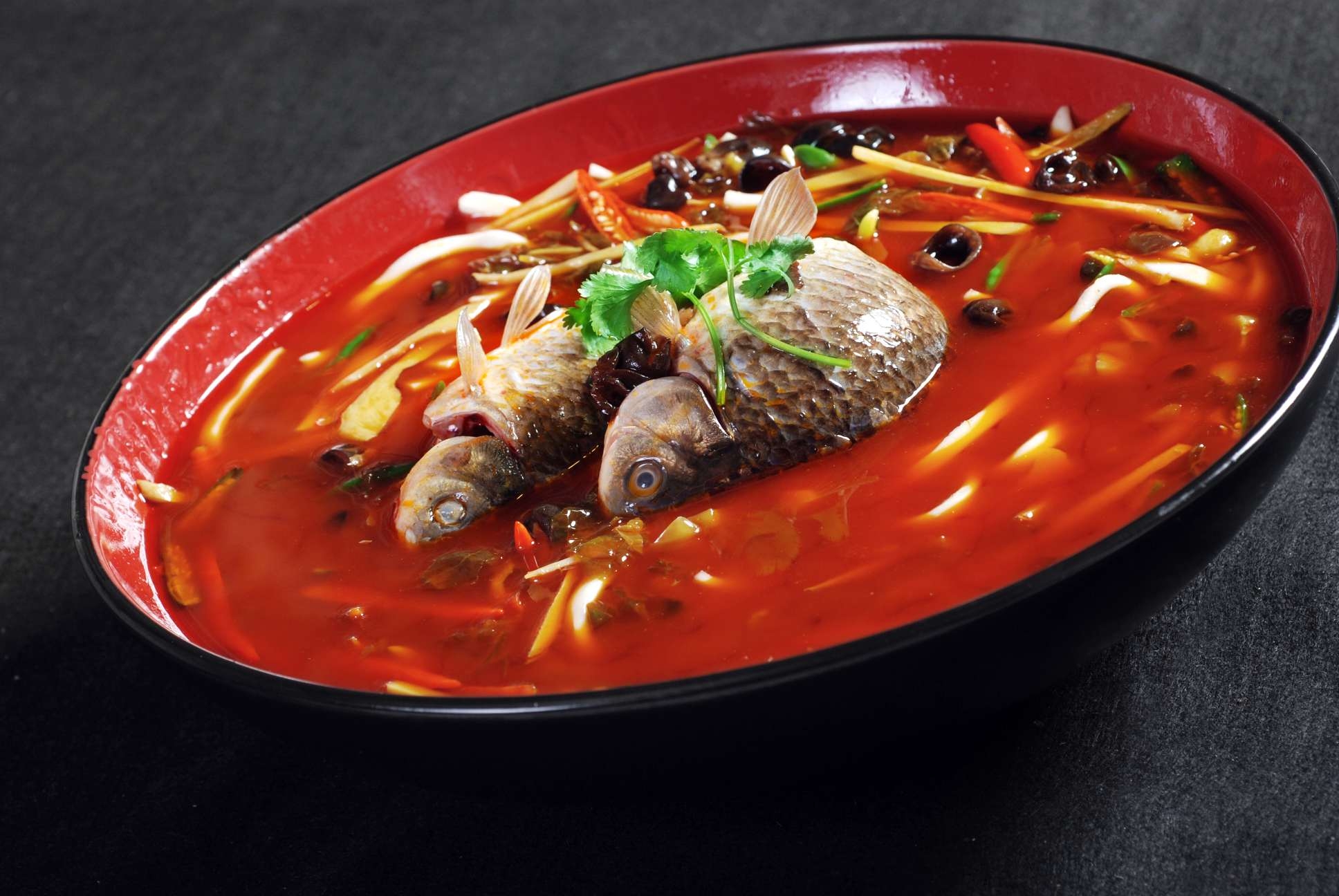 仔姜泡菜鲫鱼高清图片