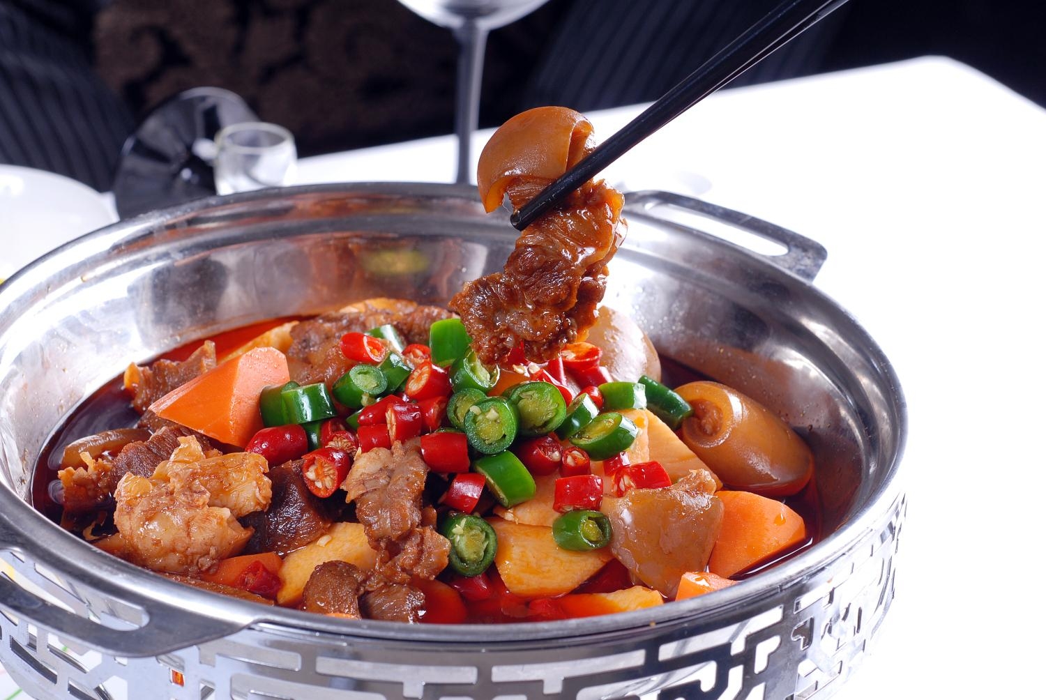 餐饮美食川菜萝卜烧带皮牛肉高清图片469