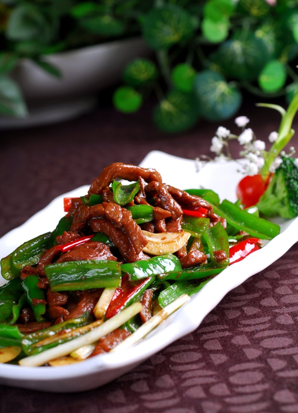 餐饮美食川菜杭椒牛柳高清图片