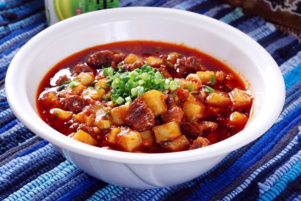 餐饮美食米凉粉烧牛肉高清图片