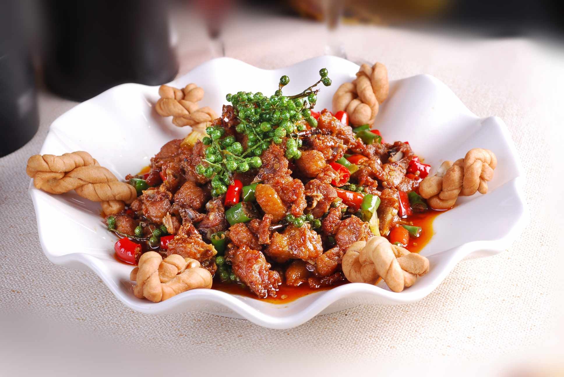 鲜椒焖兔高清图片