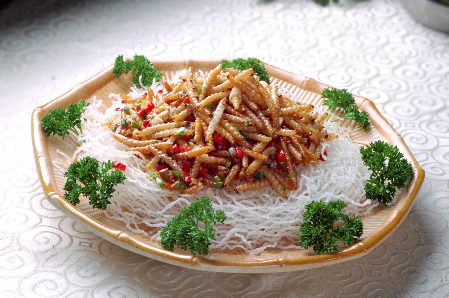 餐饮美食川菜盘丝蚕蛹高清图片