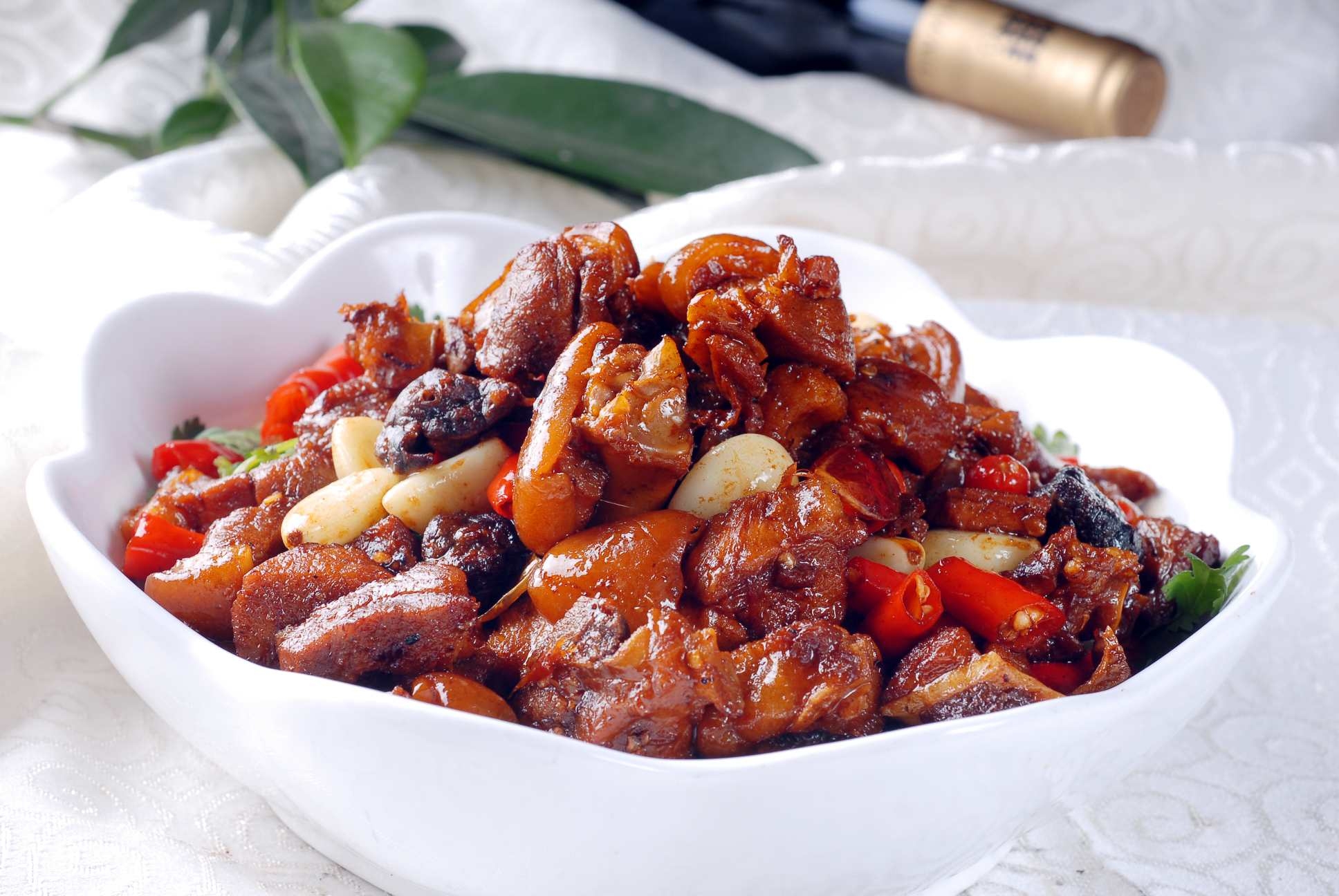 高清图片餐饮美食川菜古典香辣仔猪小高清图片