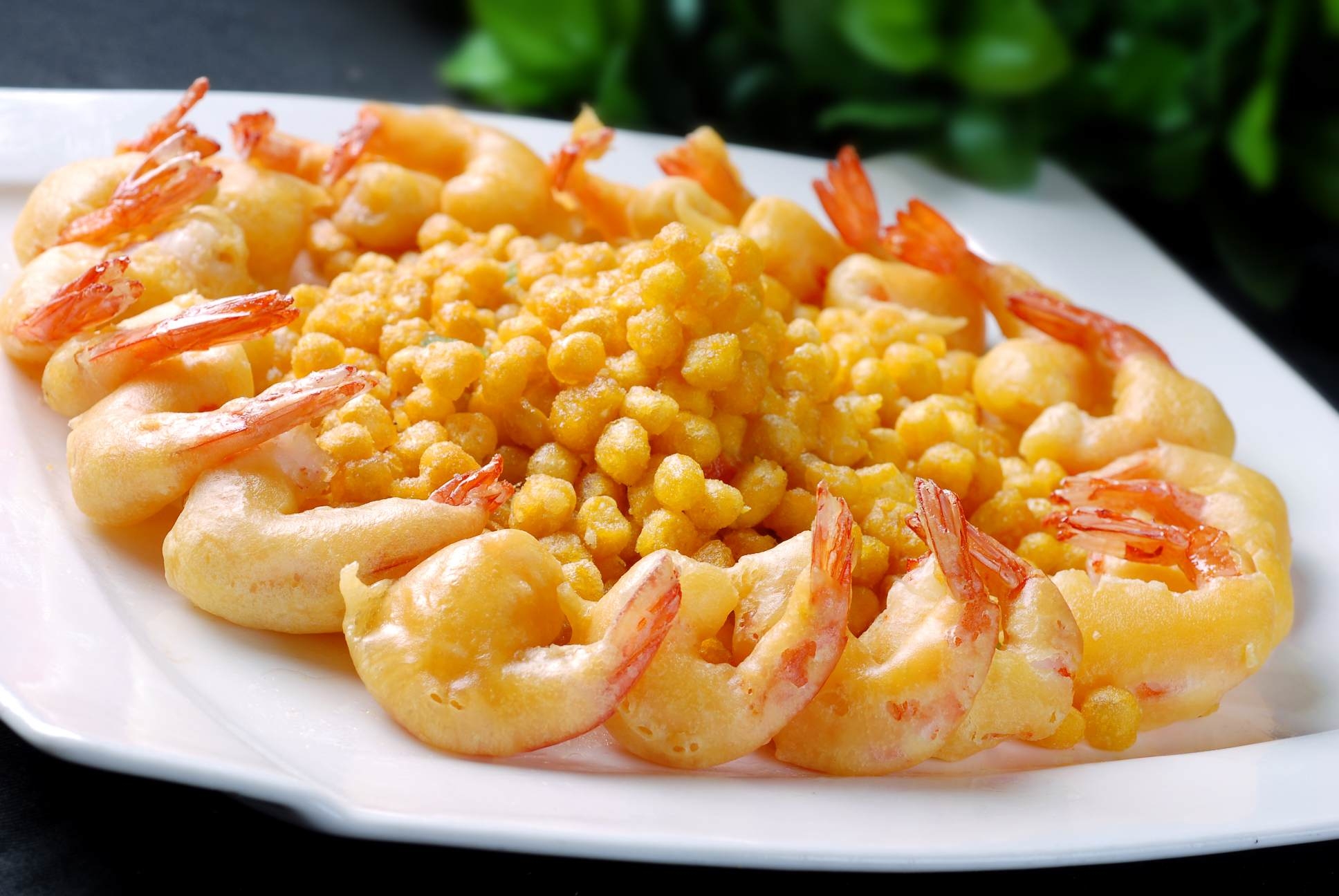 特色海鲜金玉蛋黄虾高清图片