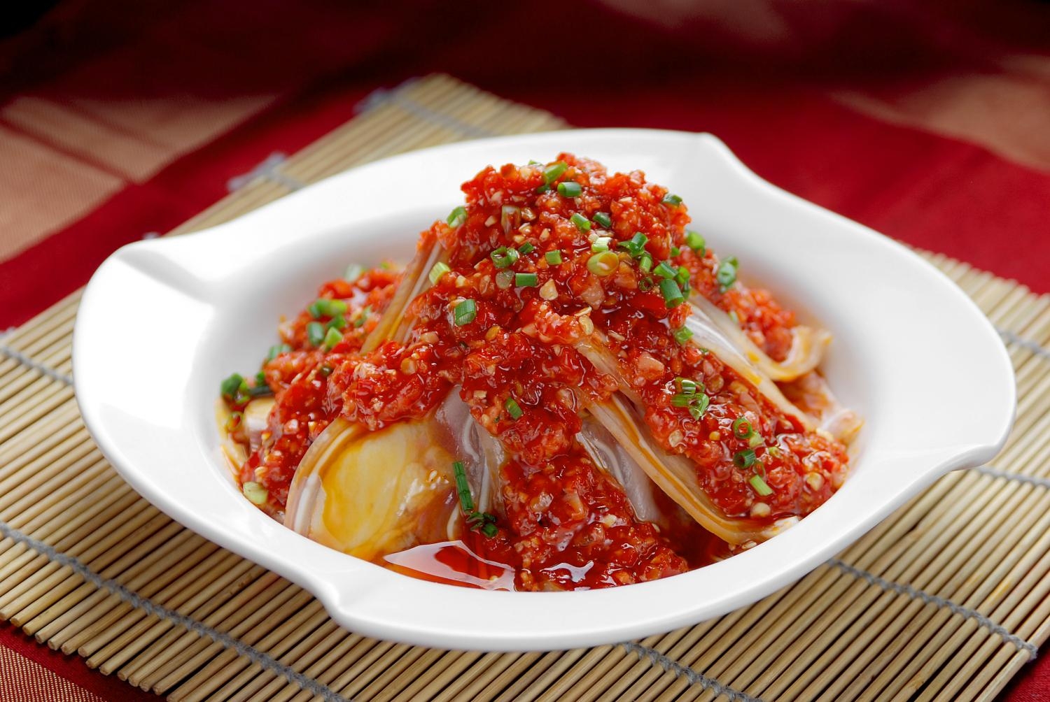 餐饮美食剁椒墨茄耳高清图片