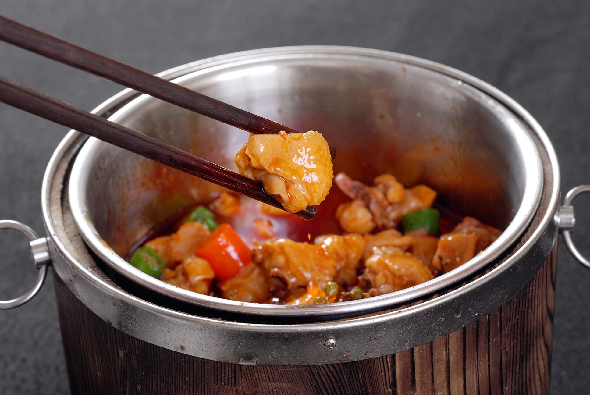 巴蜀木桶鸡高清图片