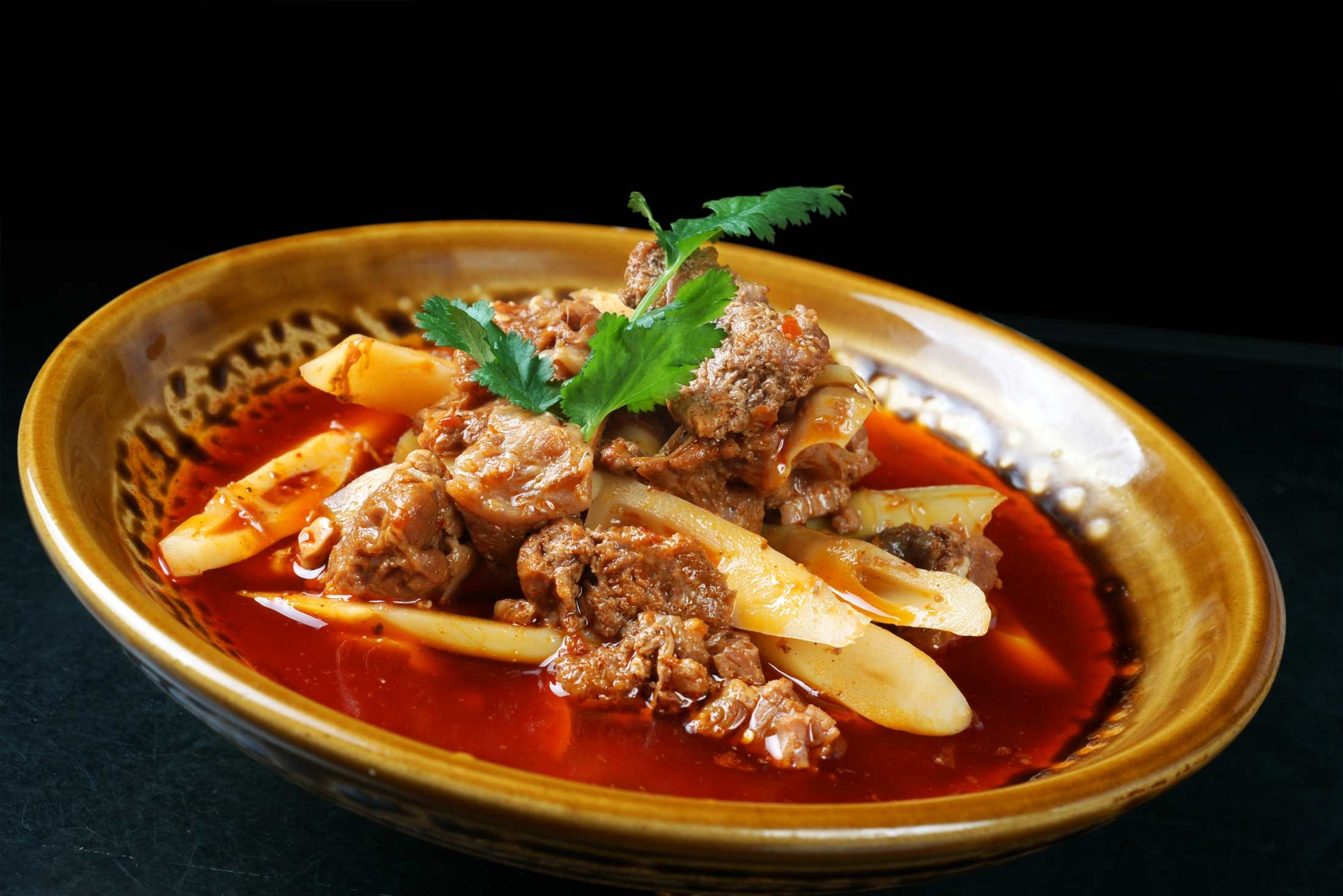 餐饮美食笋子烧牛肉高清图片