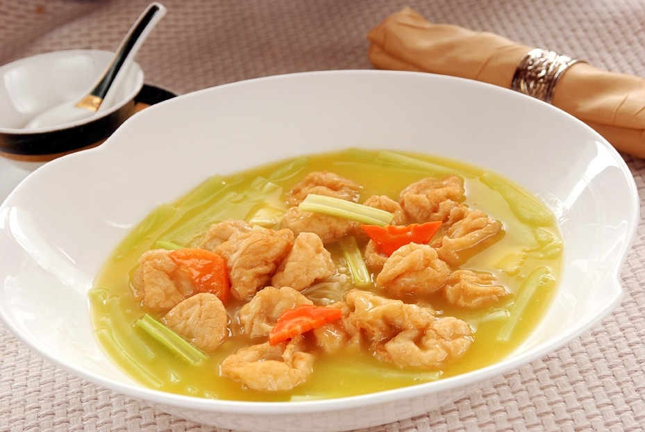 鸡汤煮鱼腐高清图片