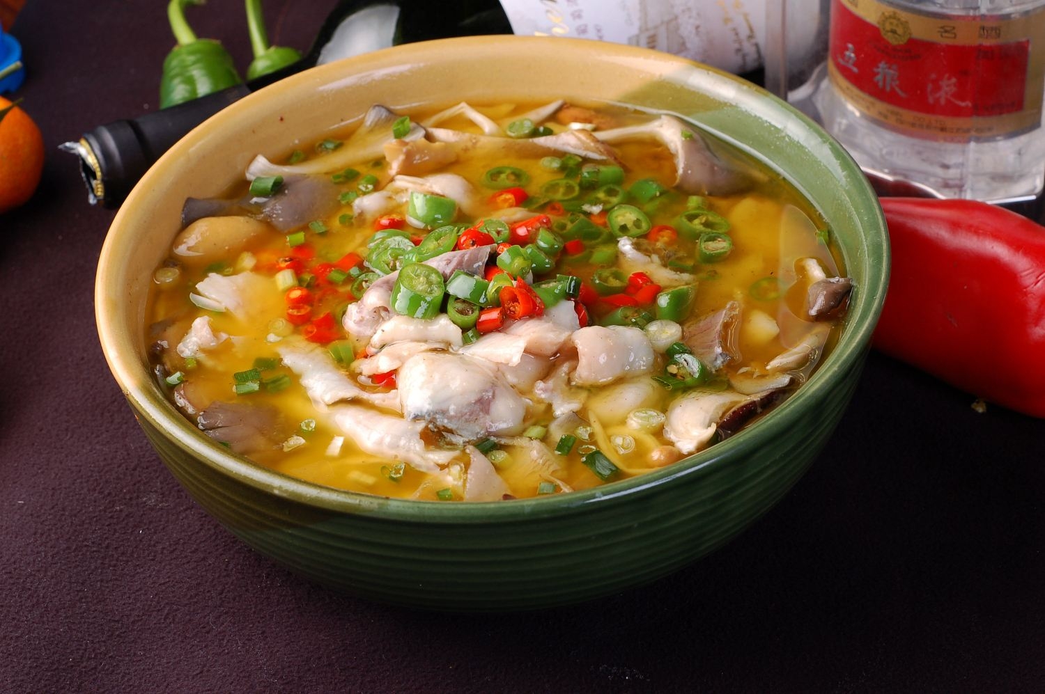 餐饮美食热菜野菌酸汤鱼高清图片