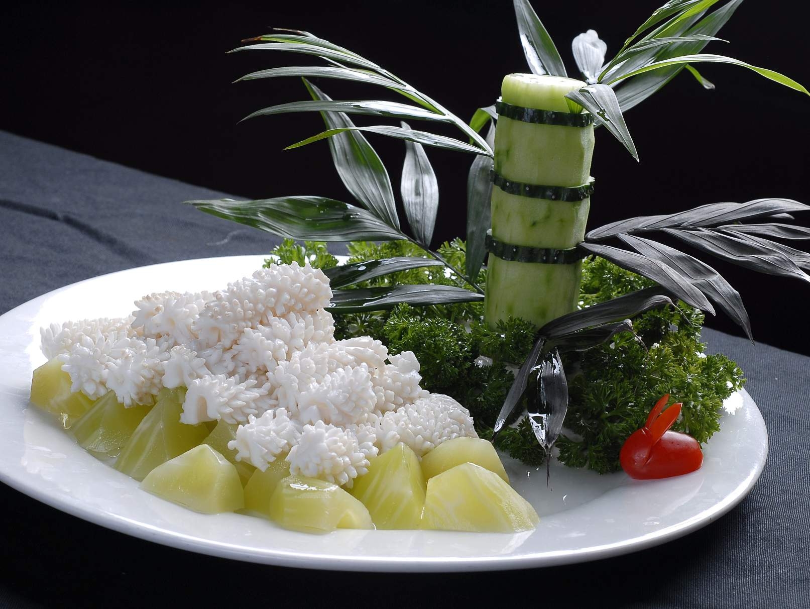 餐饮美食川菜鹅肝酱句鲜鱿高清图片