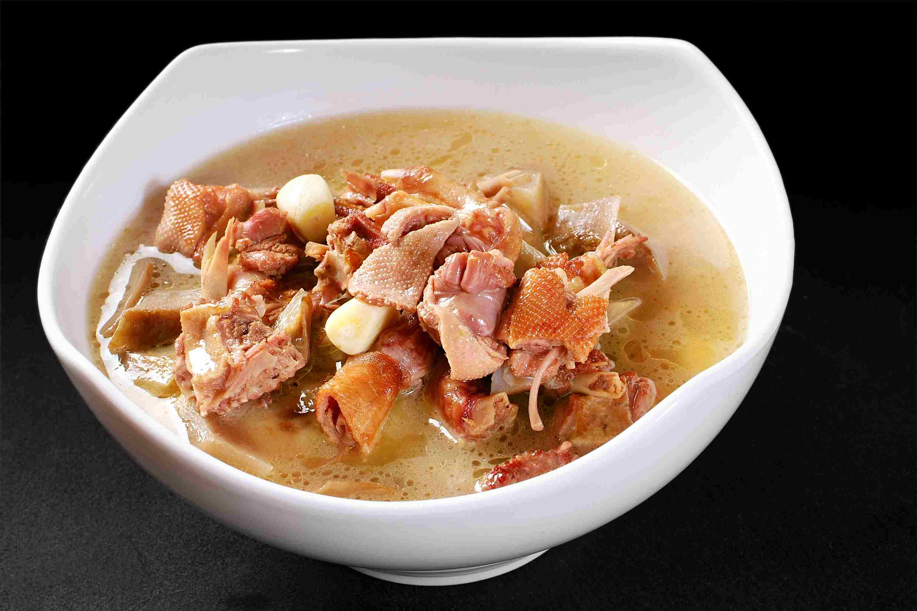 来凤大都菜炖土鸭高清图片