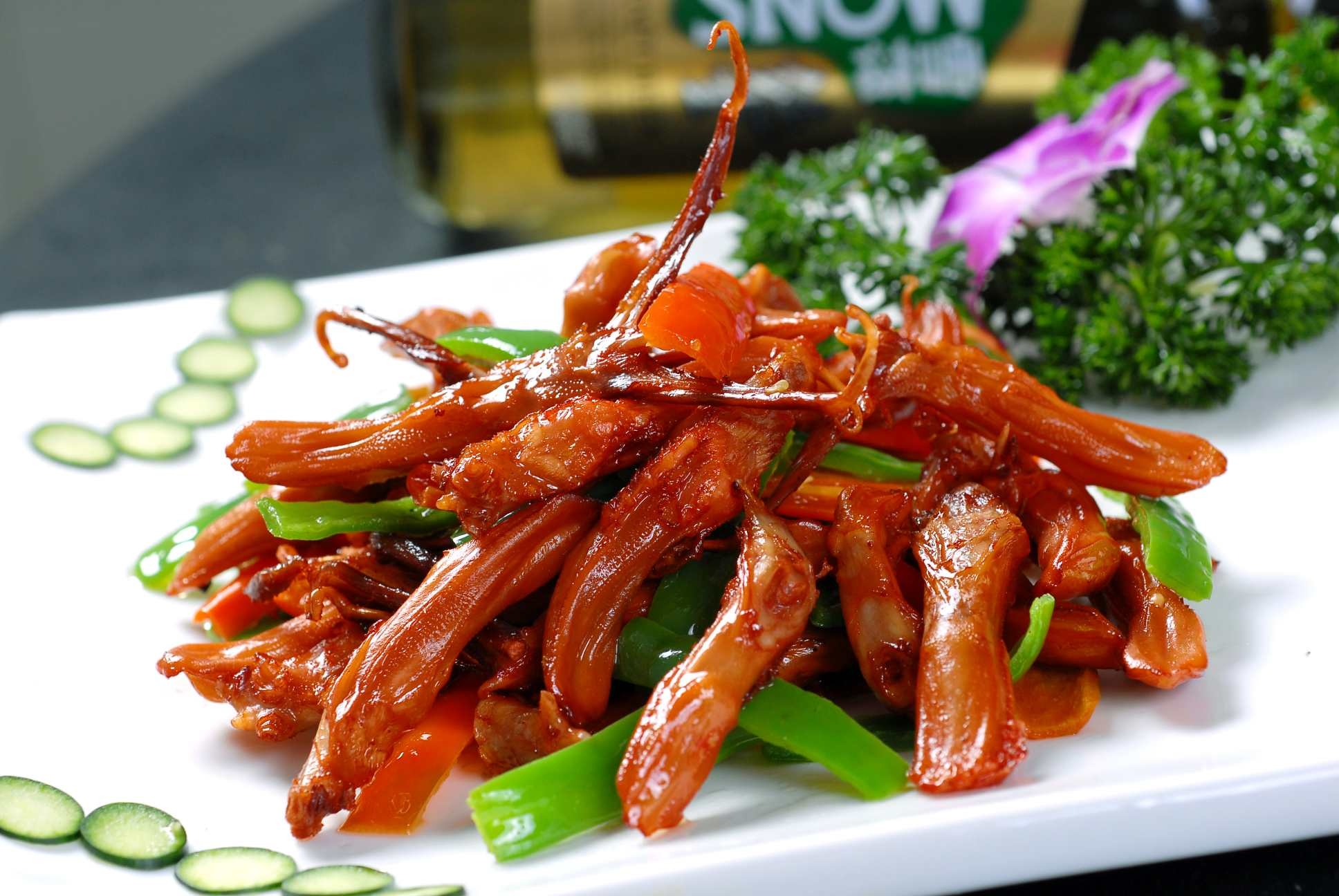 餐饮美食美极椒盐鸭唇高清图片