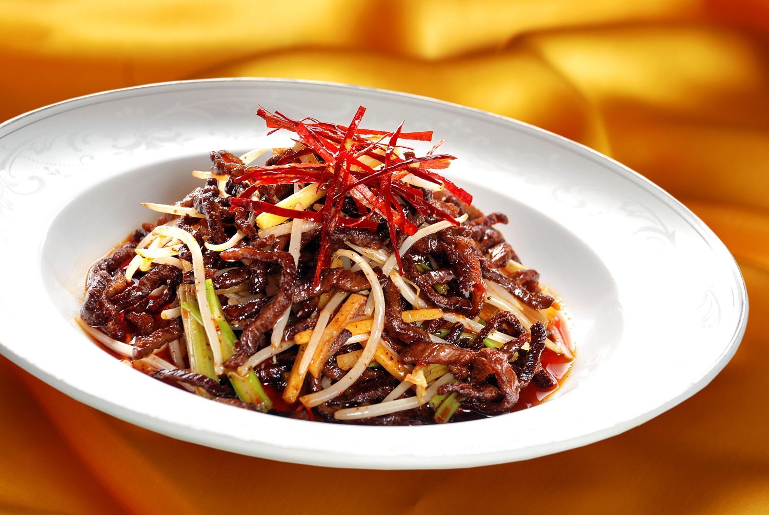 干煸牛肉丝高清图片