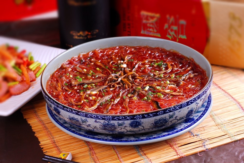 精品热菜巴蜀鳝段粉丝高清图片