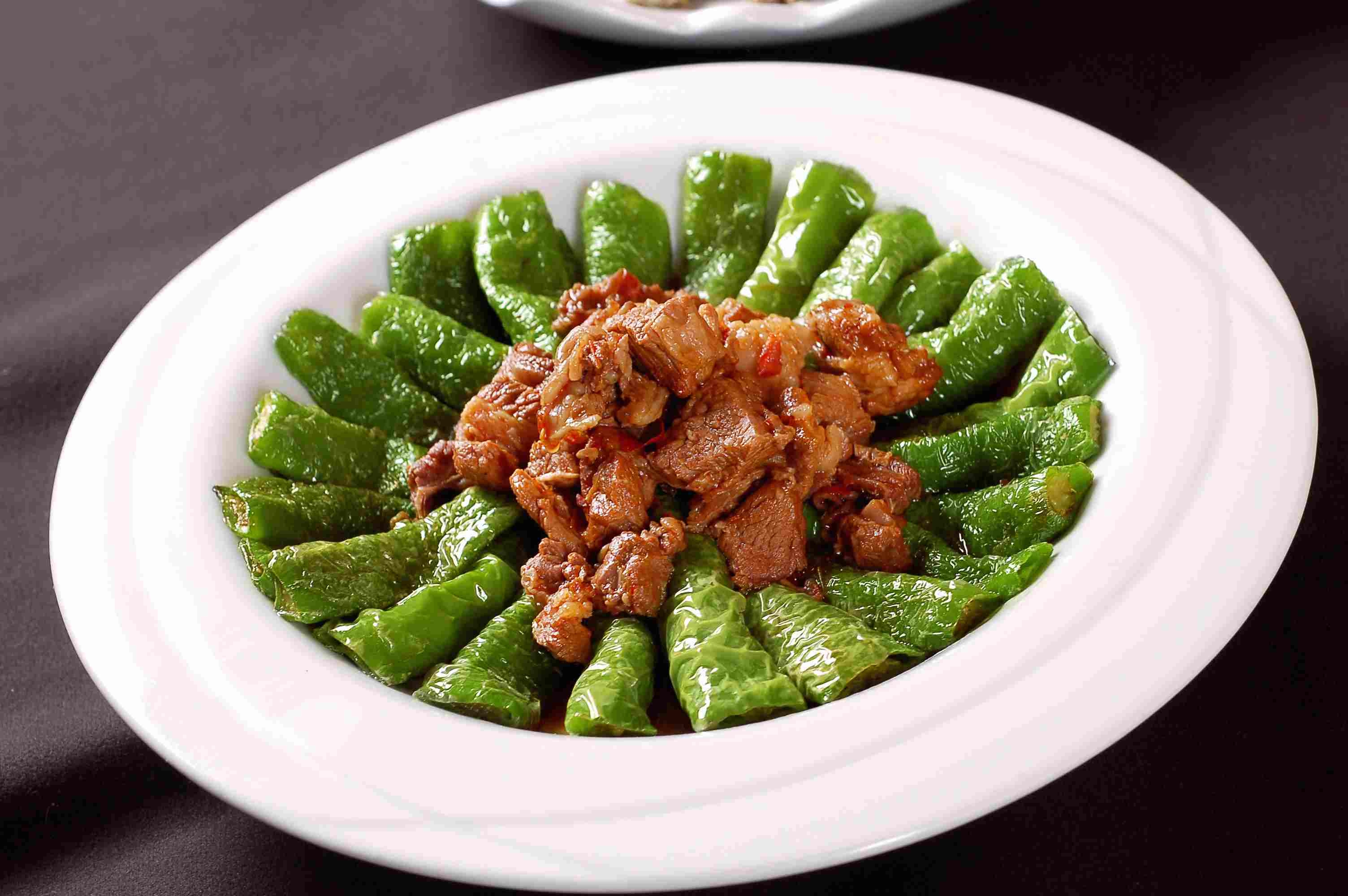 餐饮美食川菜虎皮辣椒烧牛腩1高清图片248