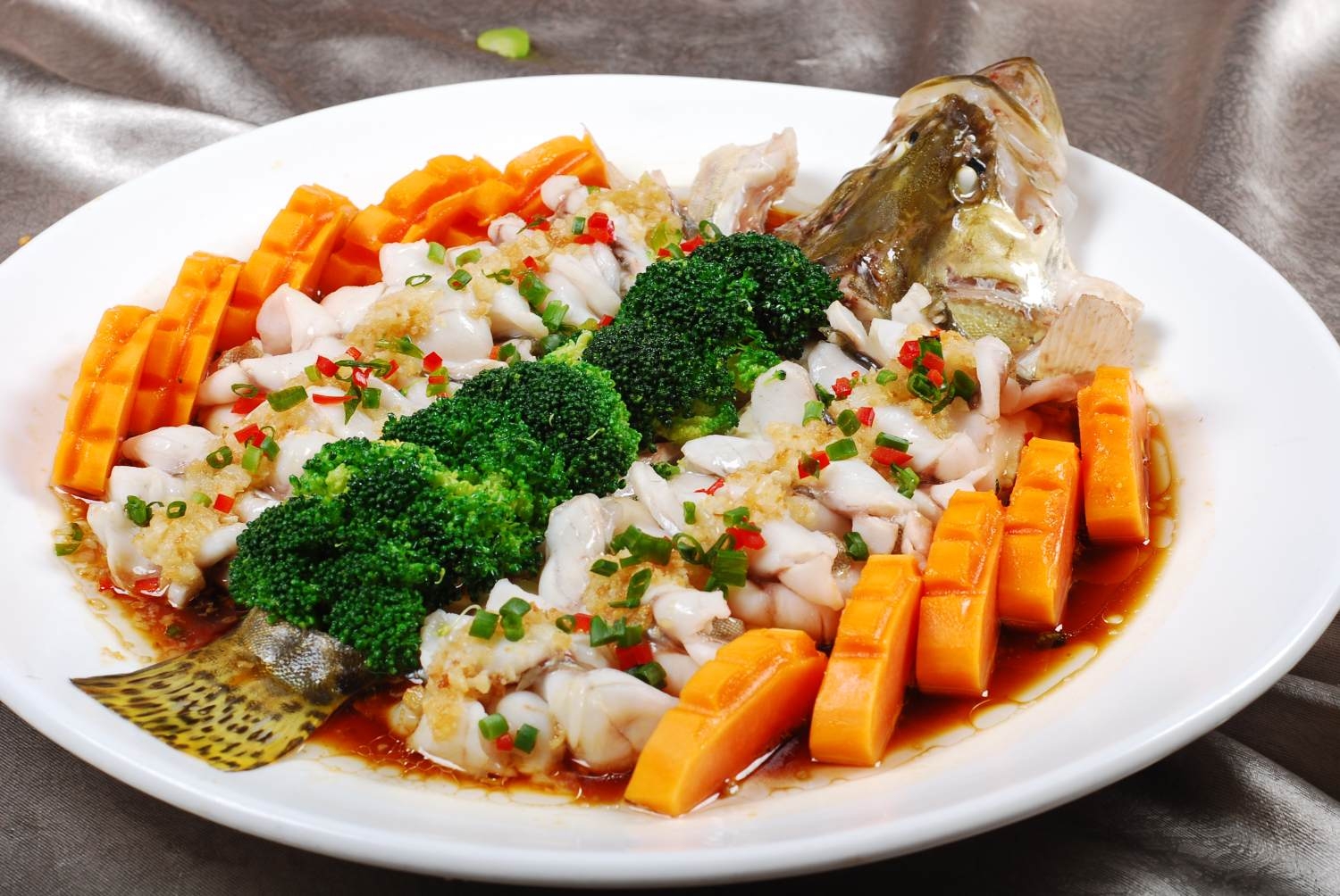 餐饮美食粤式滑桂鱼高清图片