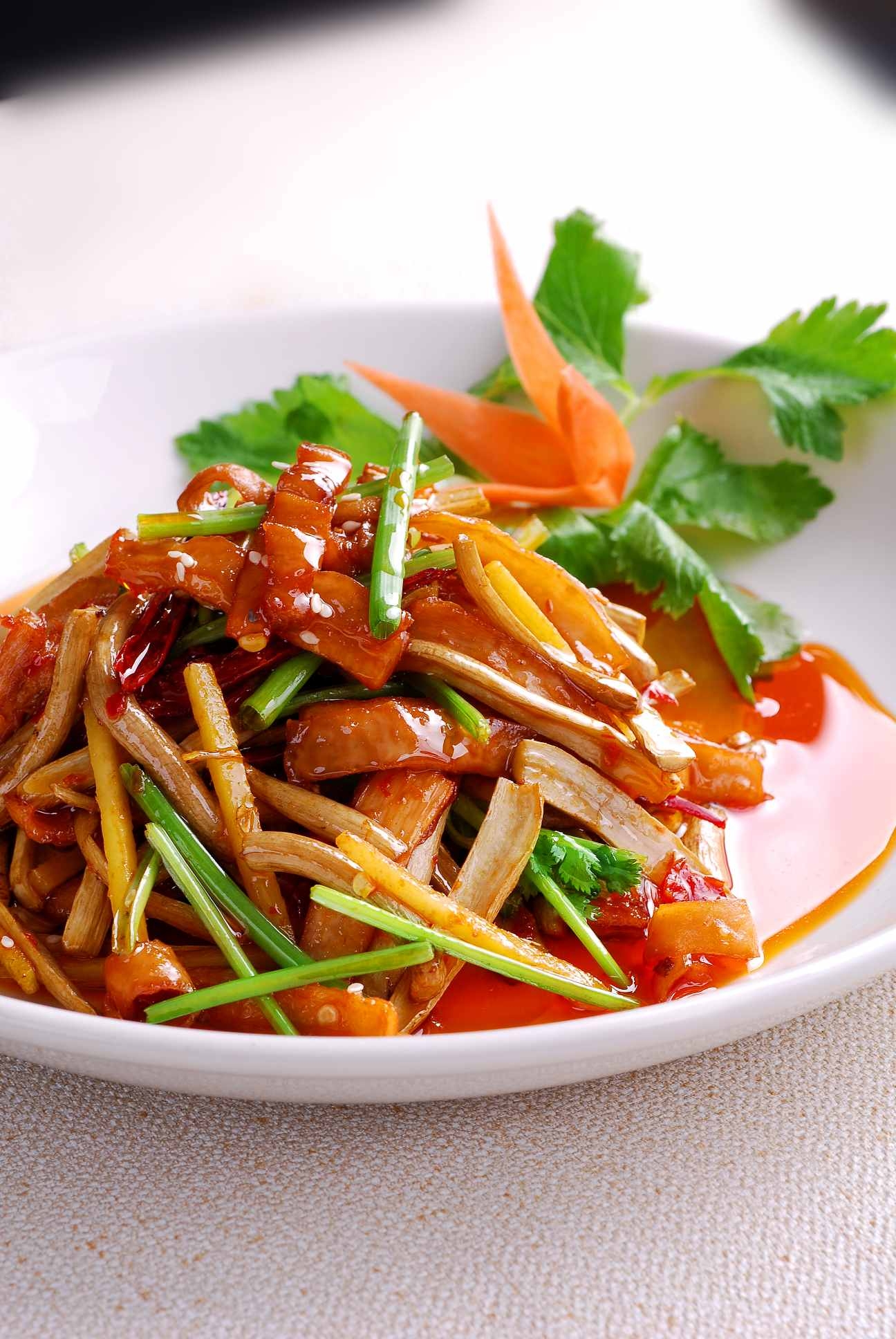 高清图片餐饮美食川菜茶树菇煸肥肠高清图片