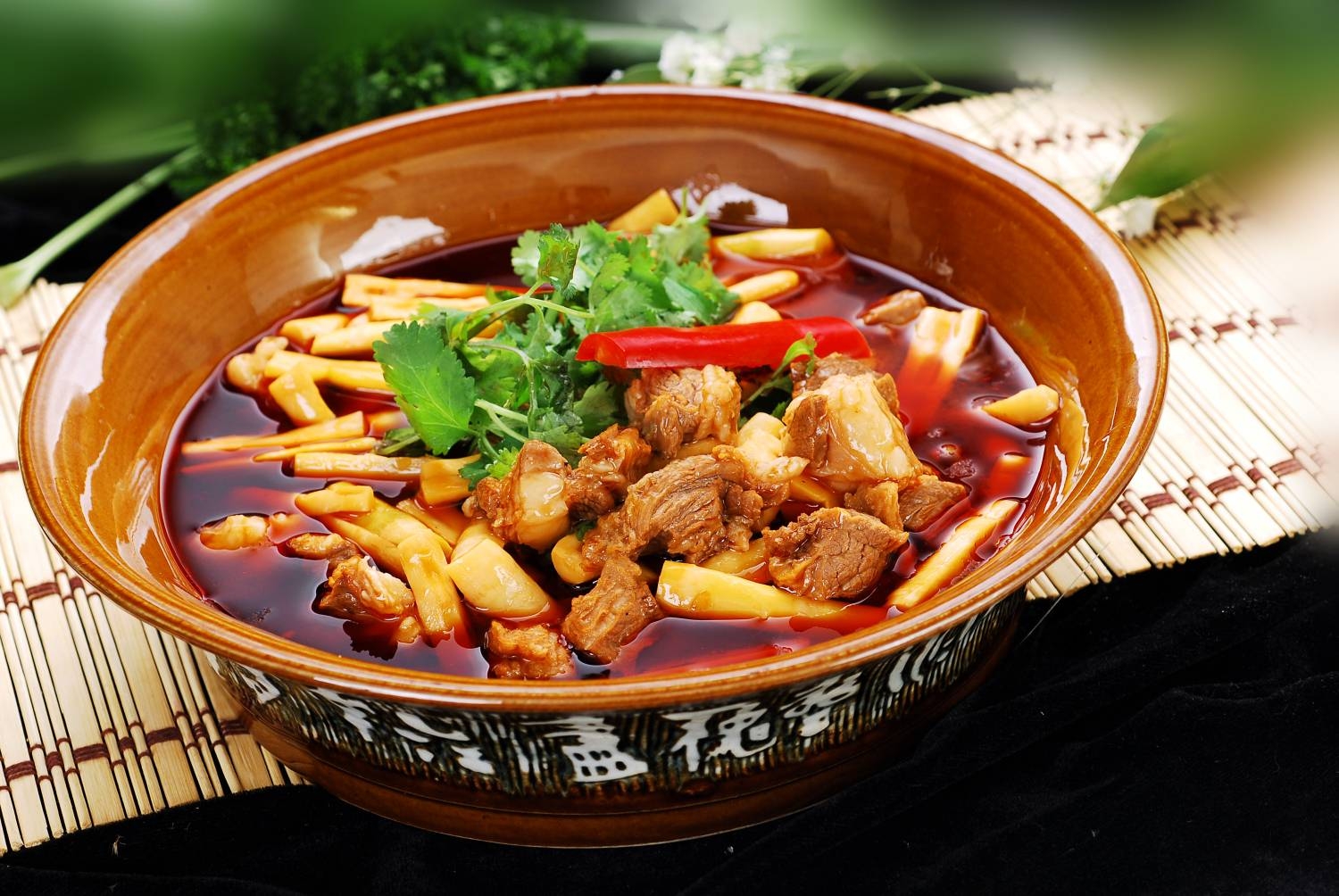 餐饮美食川菜婆婆烧牛腩高清图片