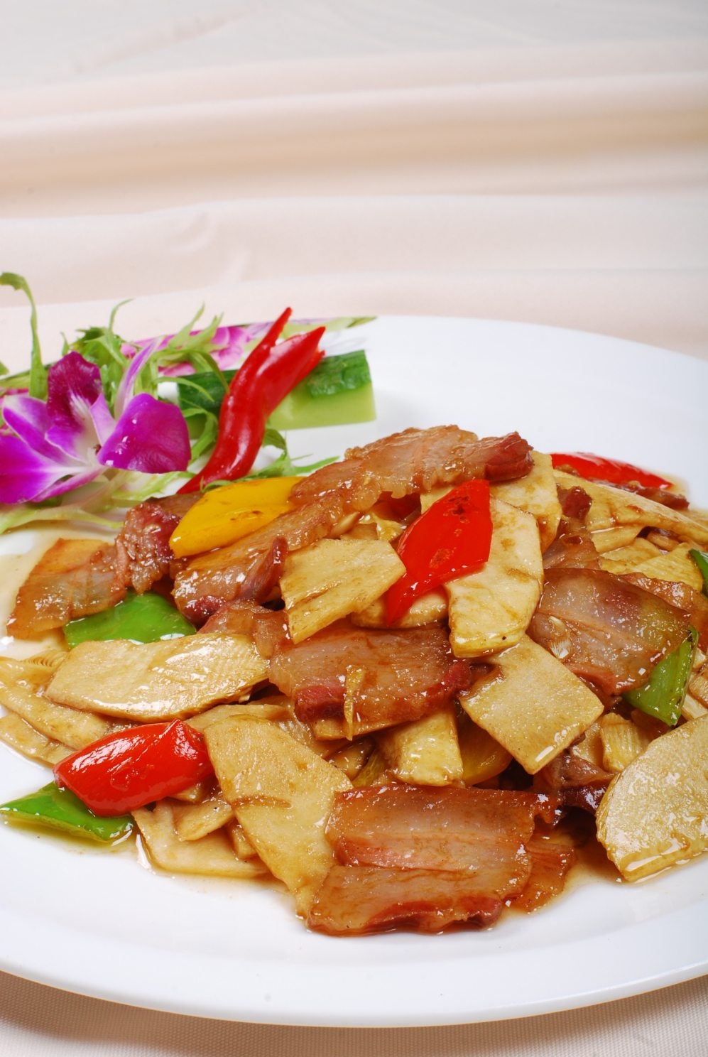 自制风干肉炒山笋高清图片