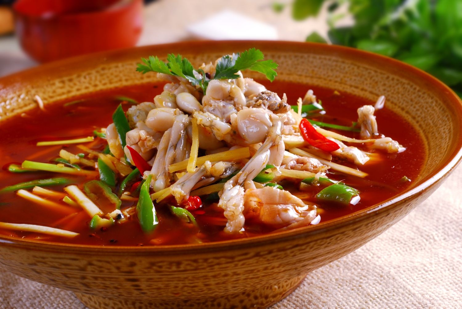 风味石灶牛蛙高清图片