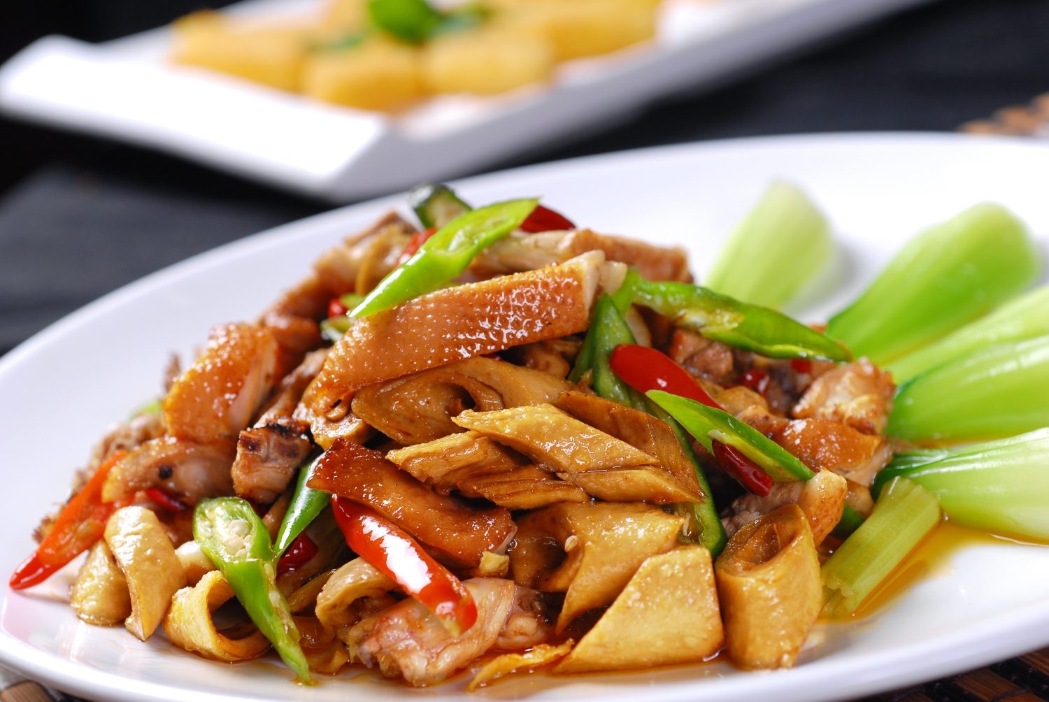 热仔姜焖土鸭高清图片