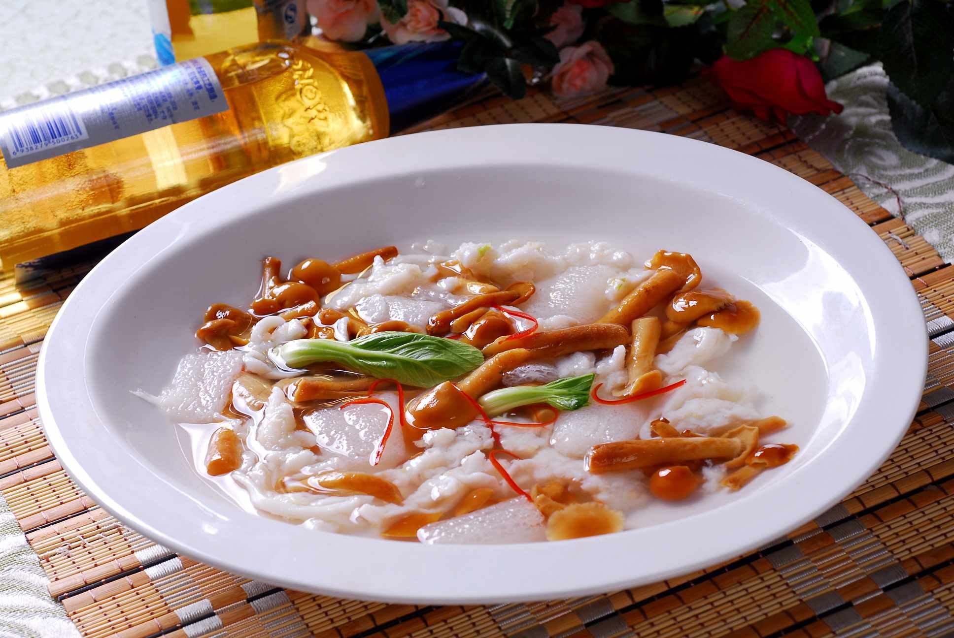 什锦目鱼丸高清图片