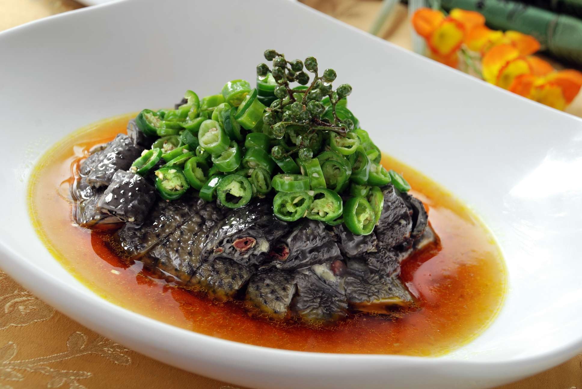 餐饮美食川菜椒香乌鸡高清图片