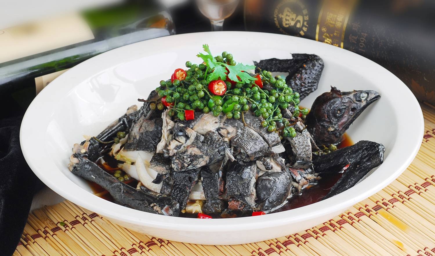 餐饮美食椒王乌鸡高清图片