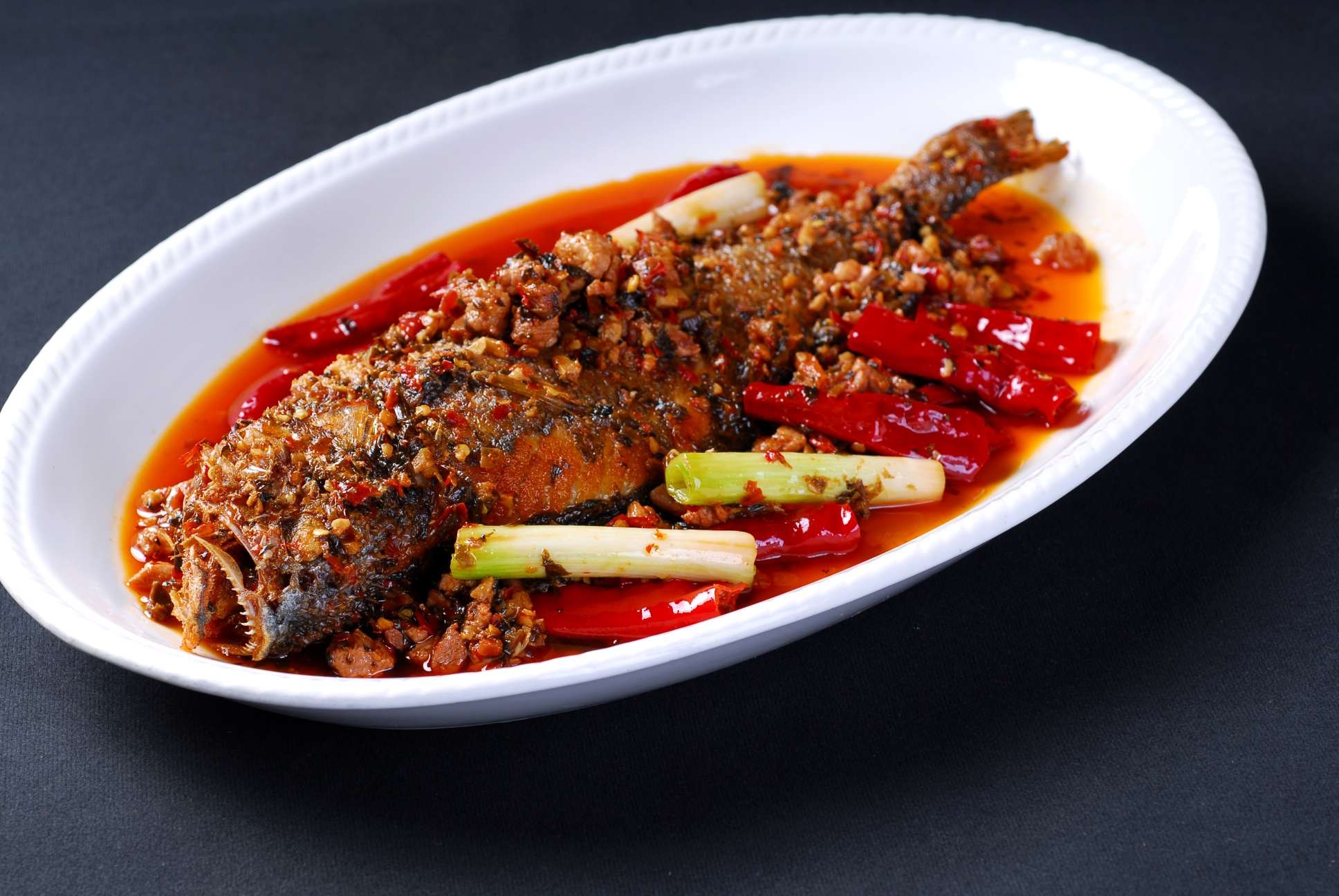 餐饮美食川菜干烧大黄鱼高清图片