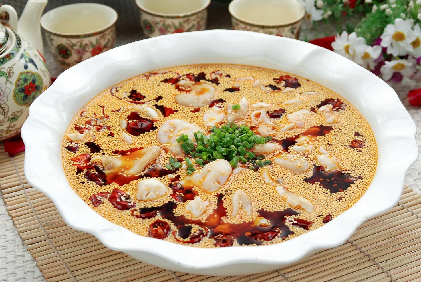 餐饮美食川菜蒜香鱼鳔高清图片