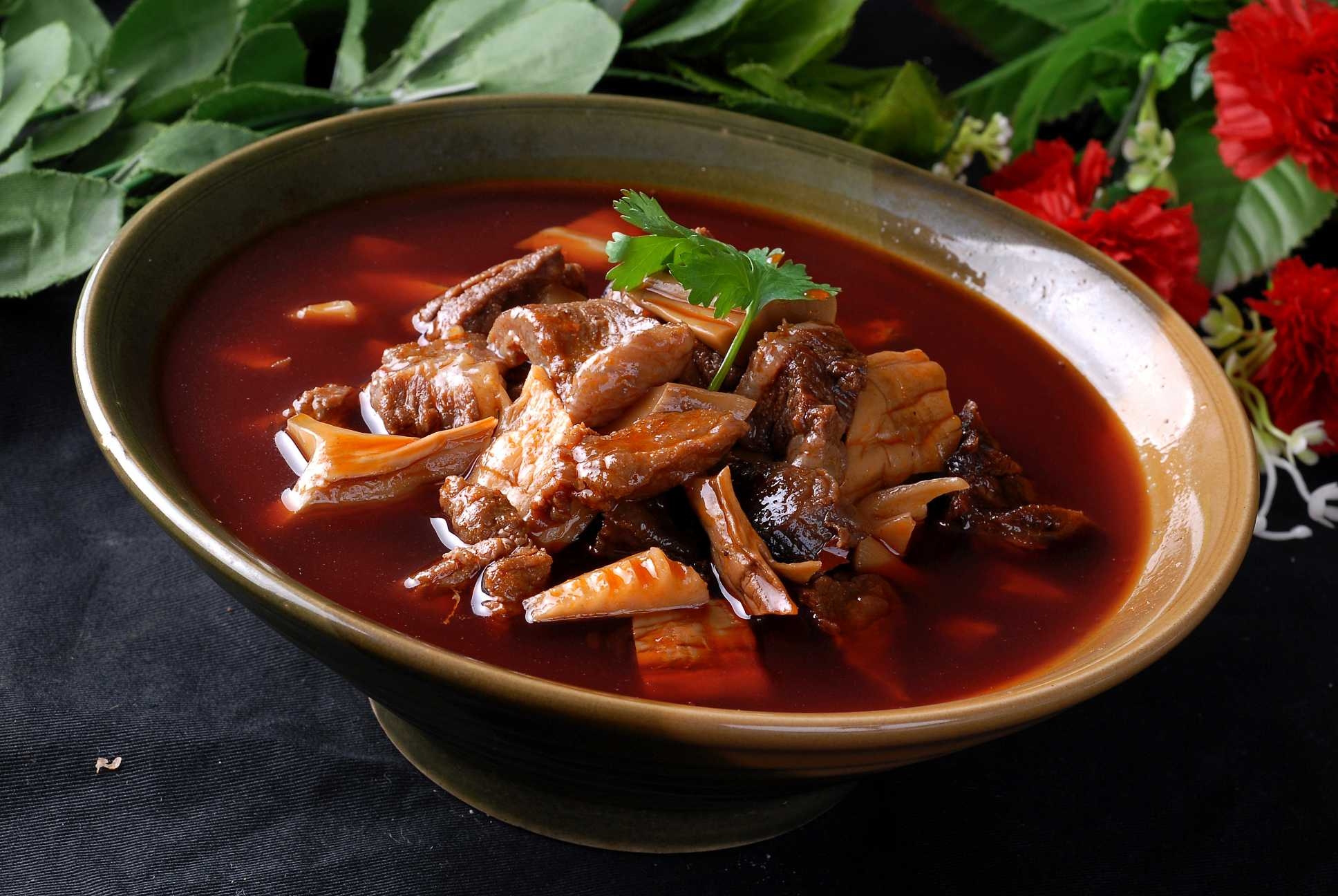 餐饮美食筒笋烧牛肉宣传图片灯箱