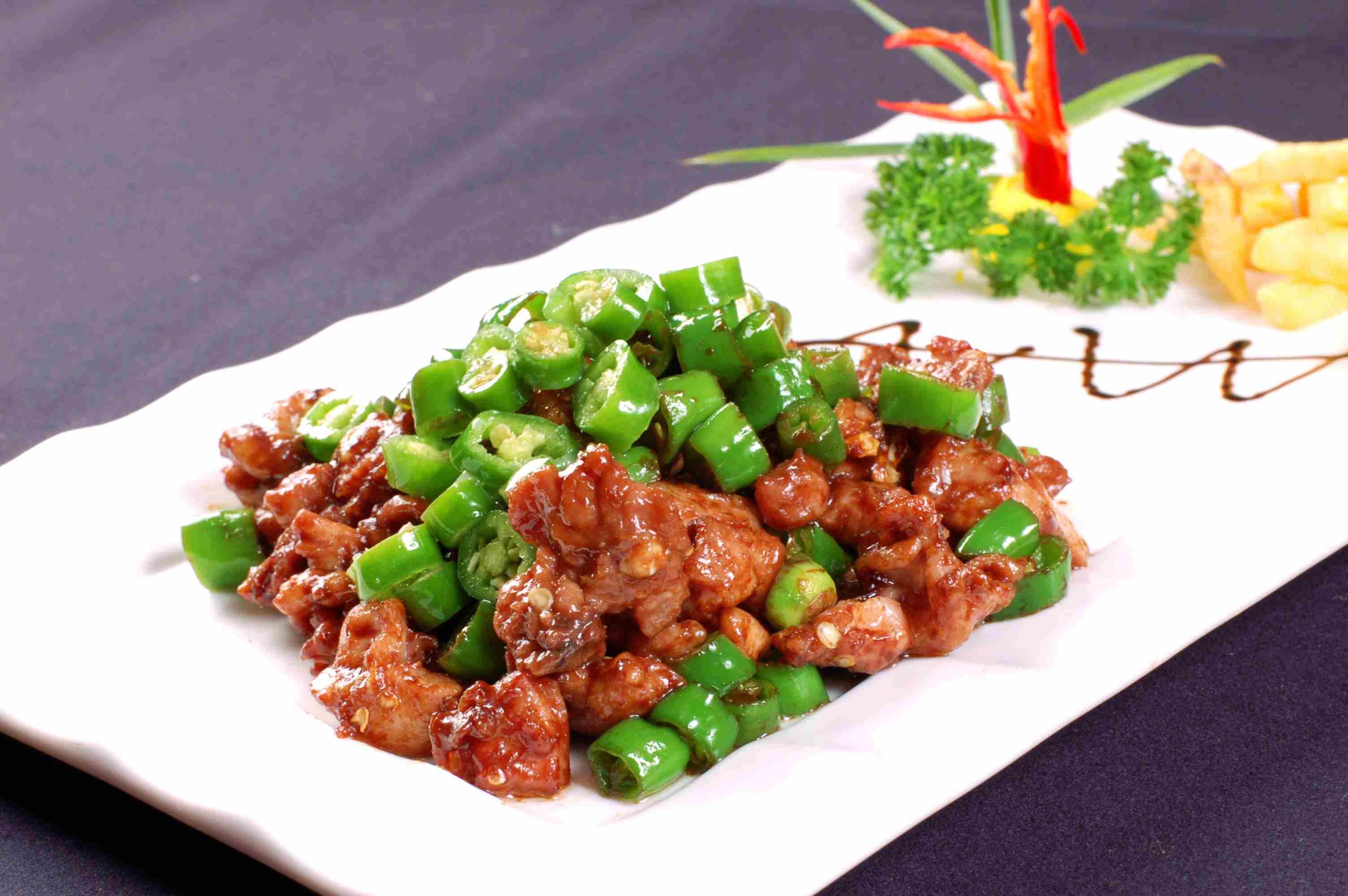 餐饮美食青椒酱爆兔高清图片