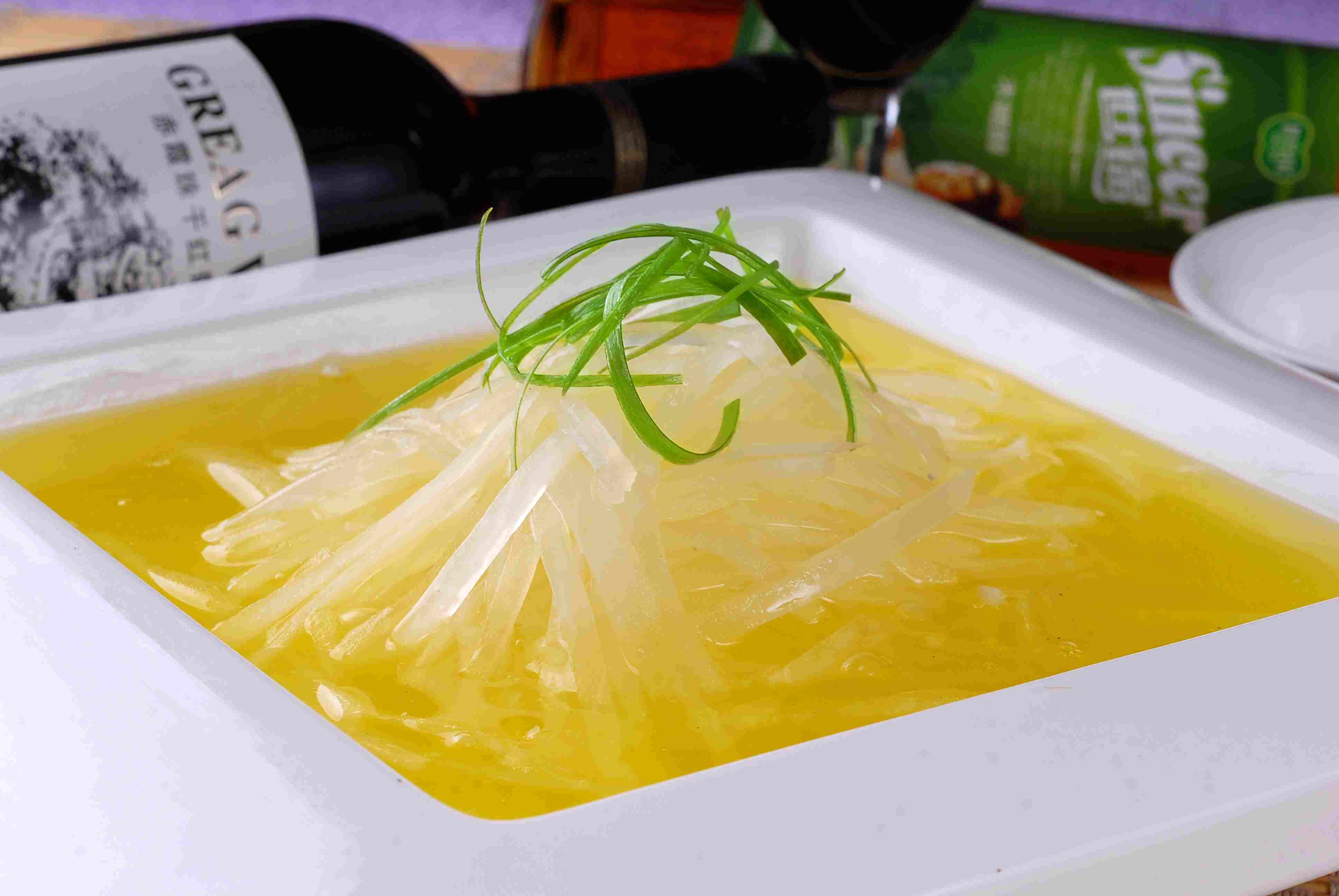 餐饮美食浓汤萝卜丝高清图片