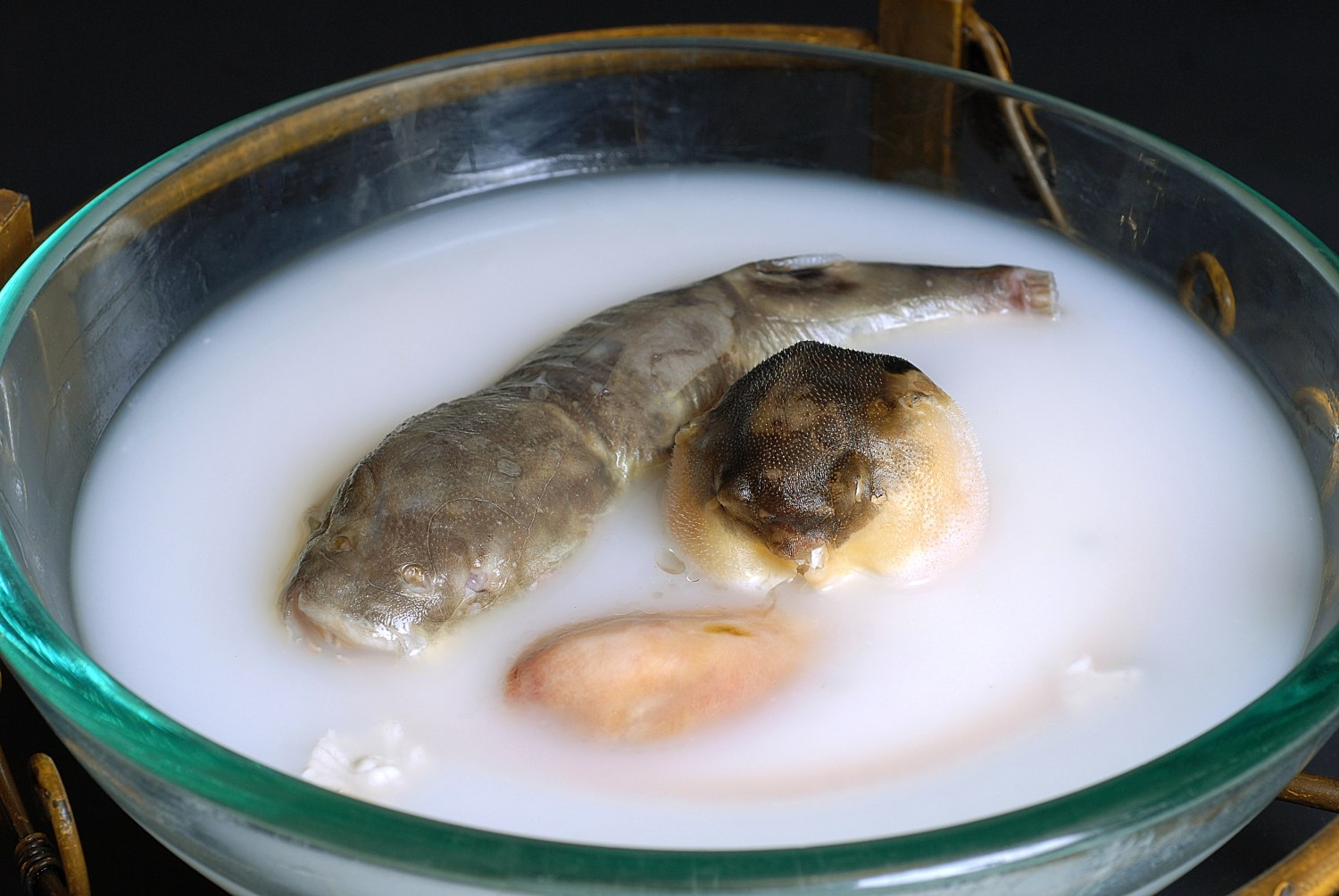 美味奶汤河豚高清图片