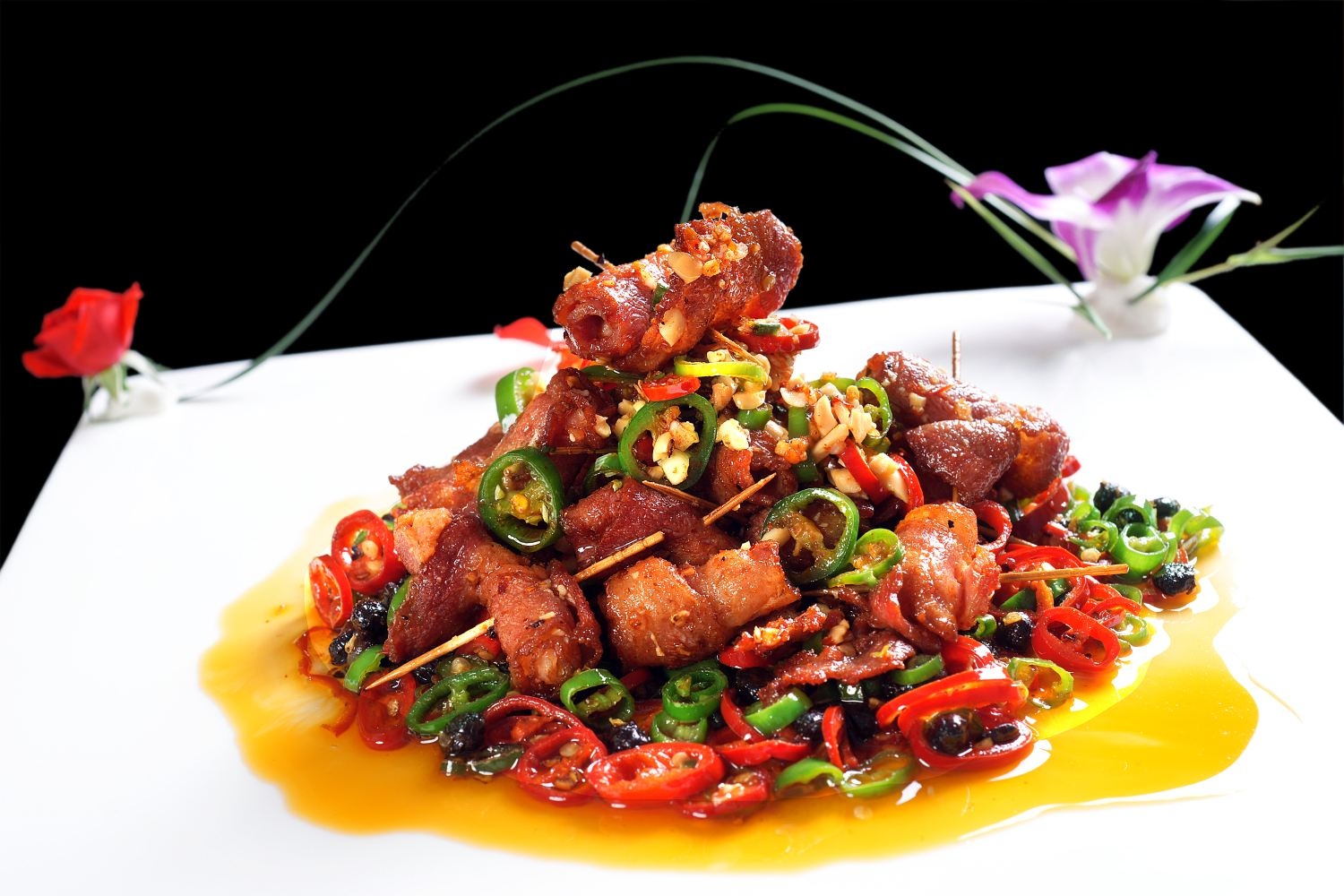 餐饮美食川菜热香香嘴肉卷高清图片