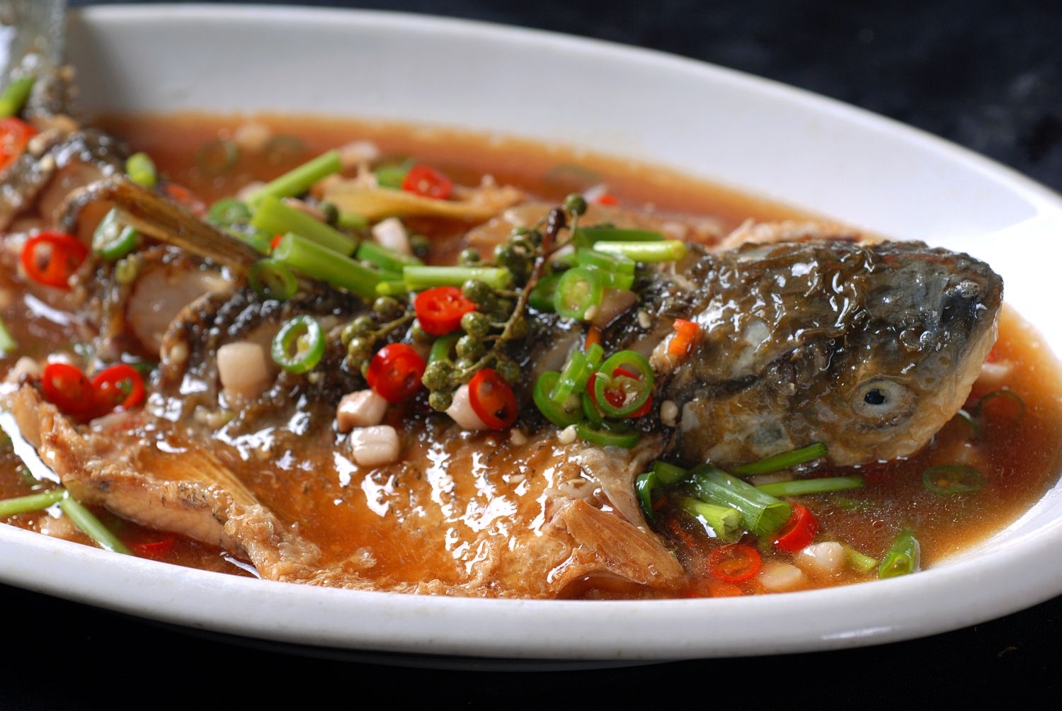 餐饮美食卤汁风味鱼高清图片