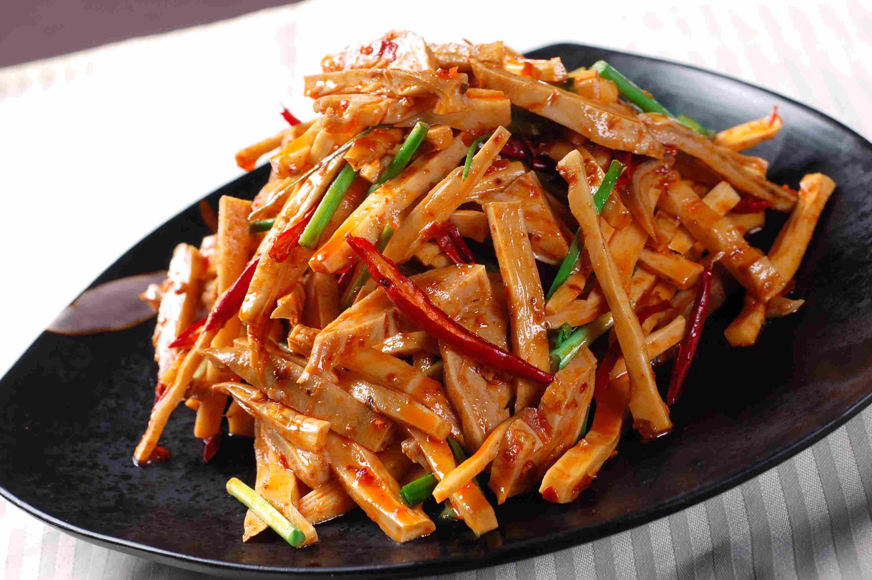 烟笋炒肚条高清图片