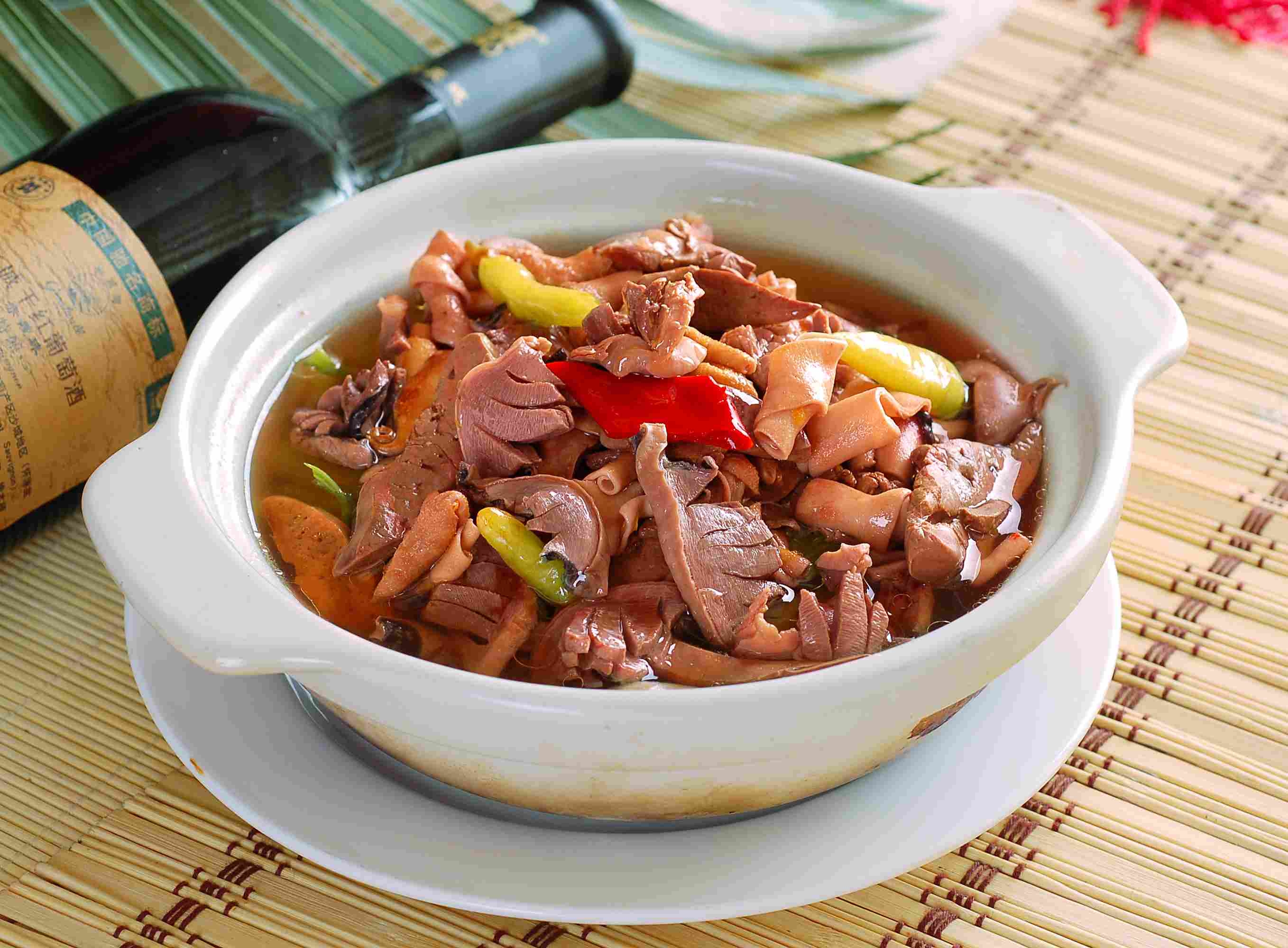 餐饮美食苗家鸡杂高清图片