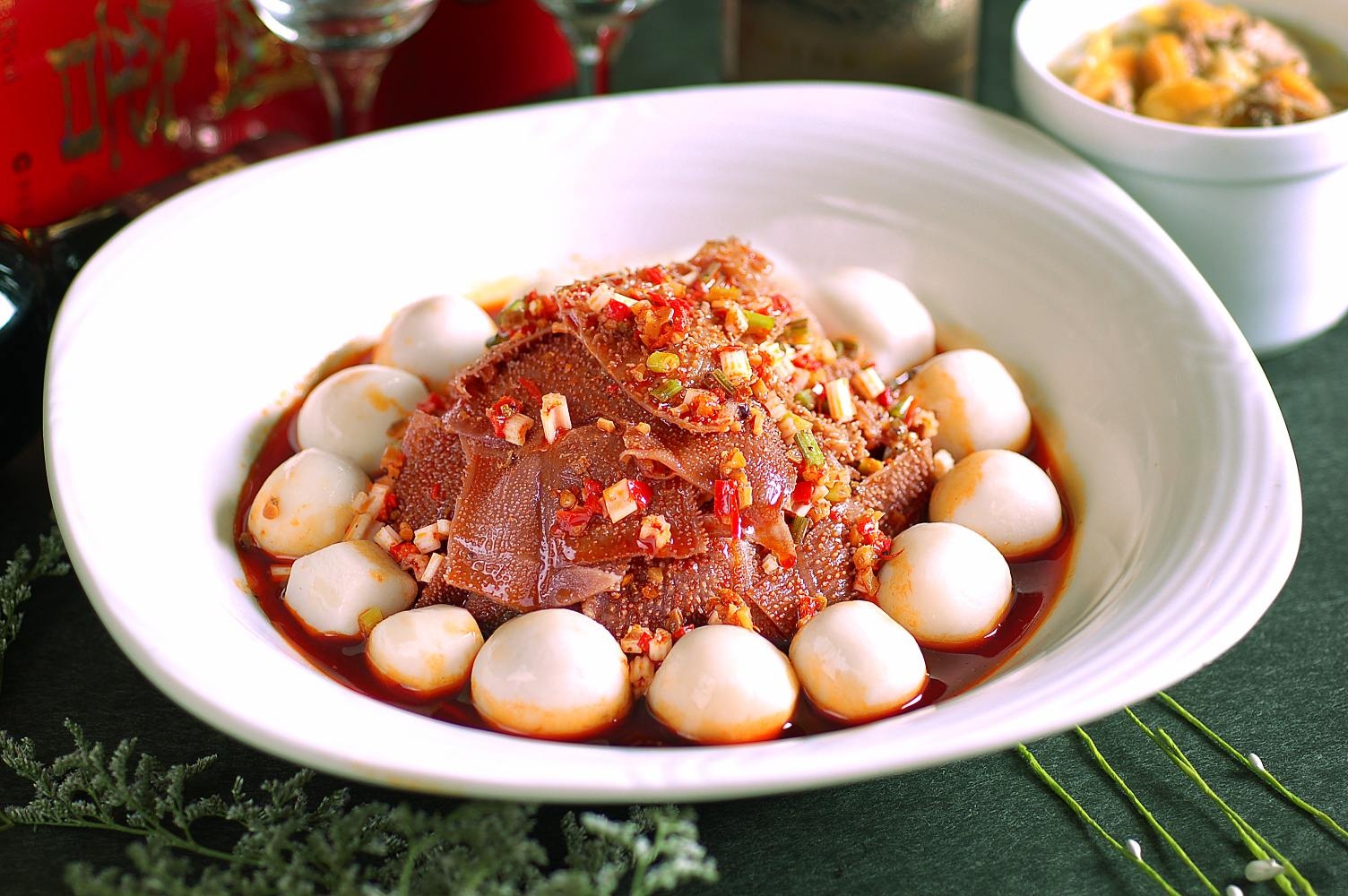 二面黄烧海参高清图片