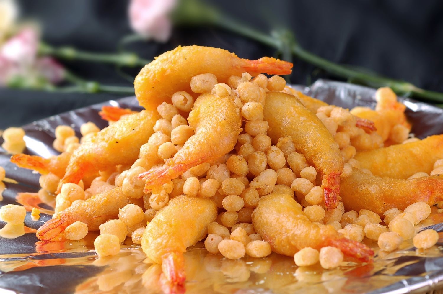 餐饮美食金沙脆皮虾高清图片